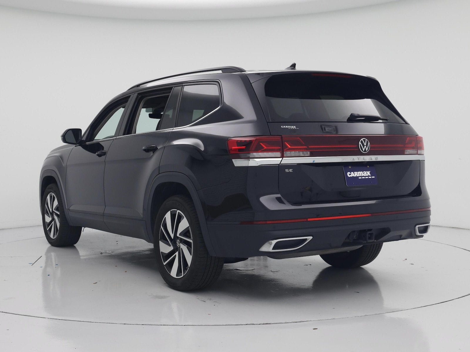 2025 Volkswagen Atlas SE w/Tech - Photo 3