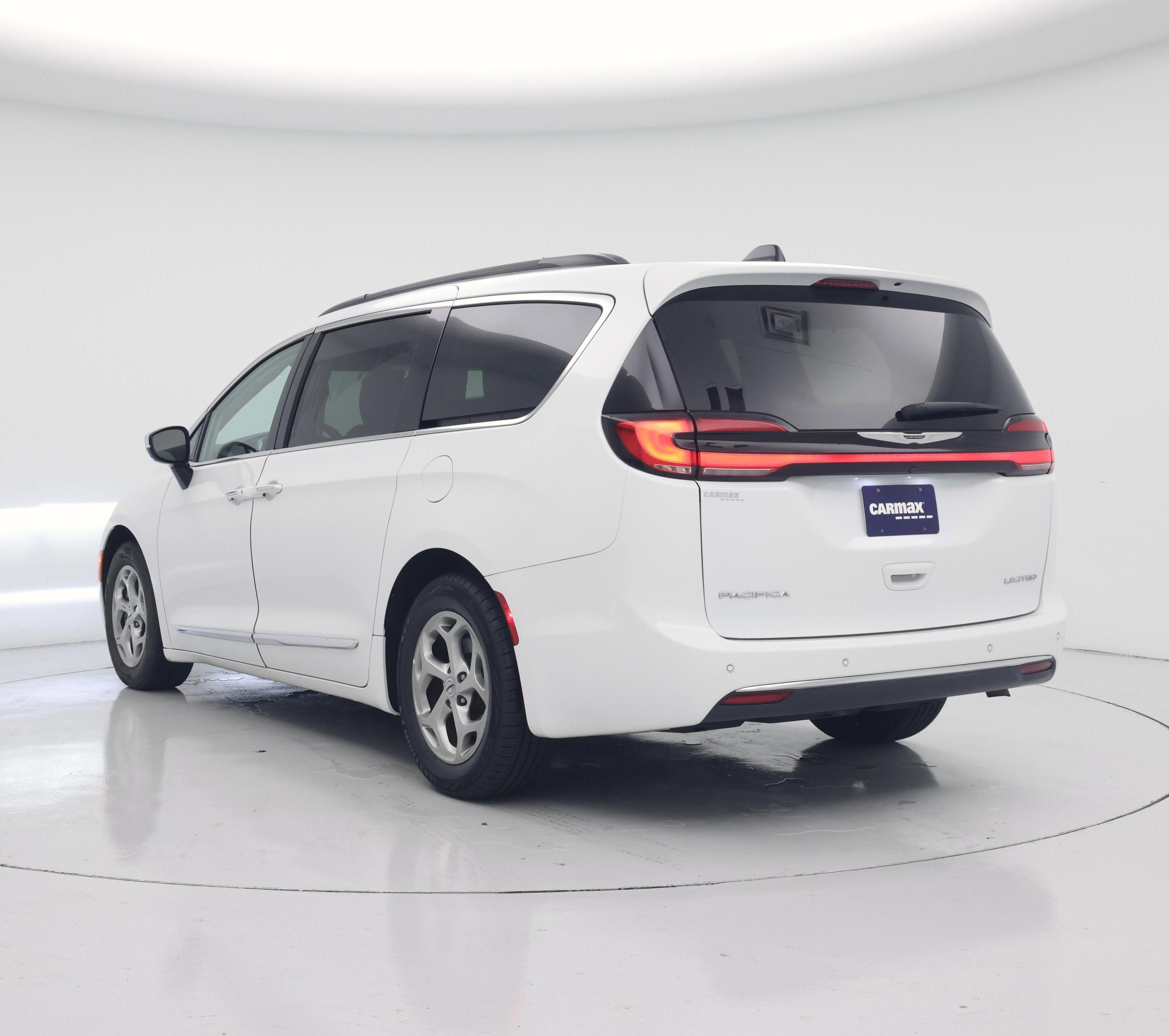 Thumbnail: 2023 Chrysler Pacifica - 2