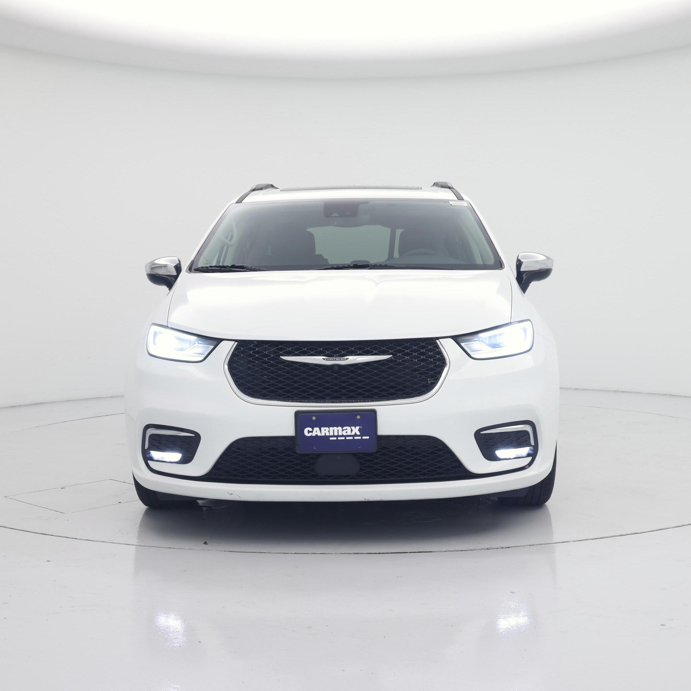 Thumbnail: 2023 Chrysler Pacifica - 5
