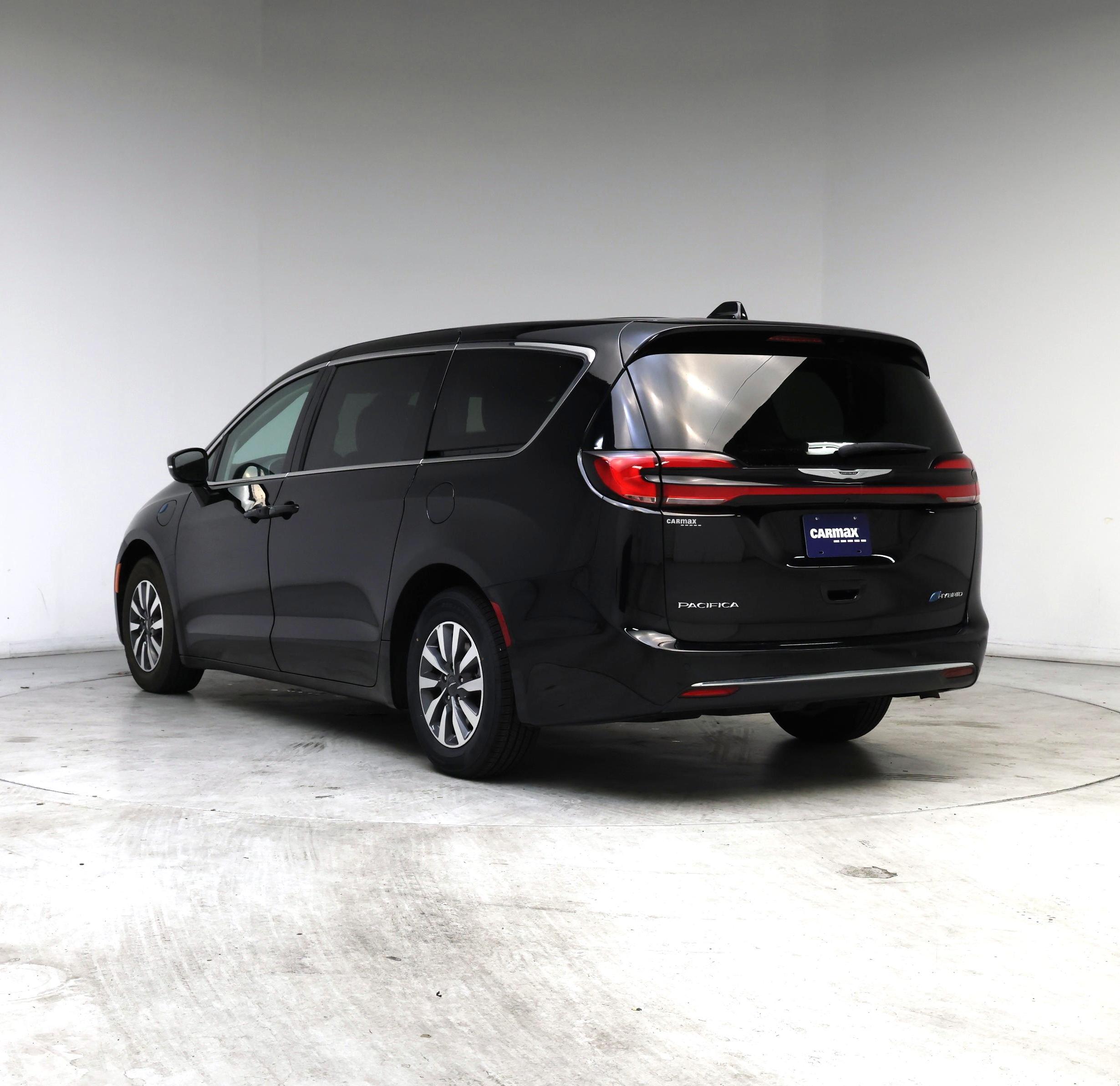 Thumbnail: 2024 Chrysler Pacifica - 2