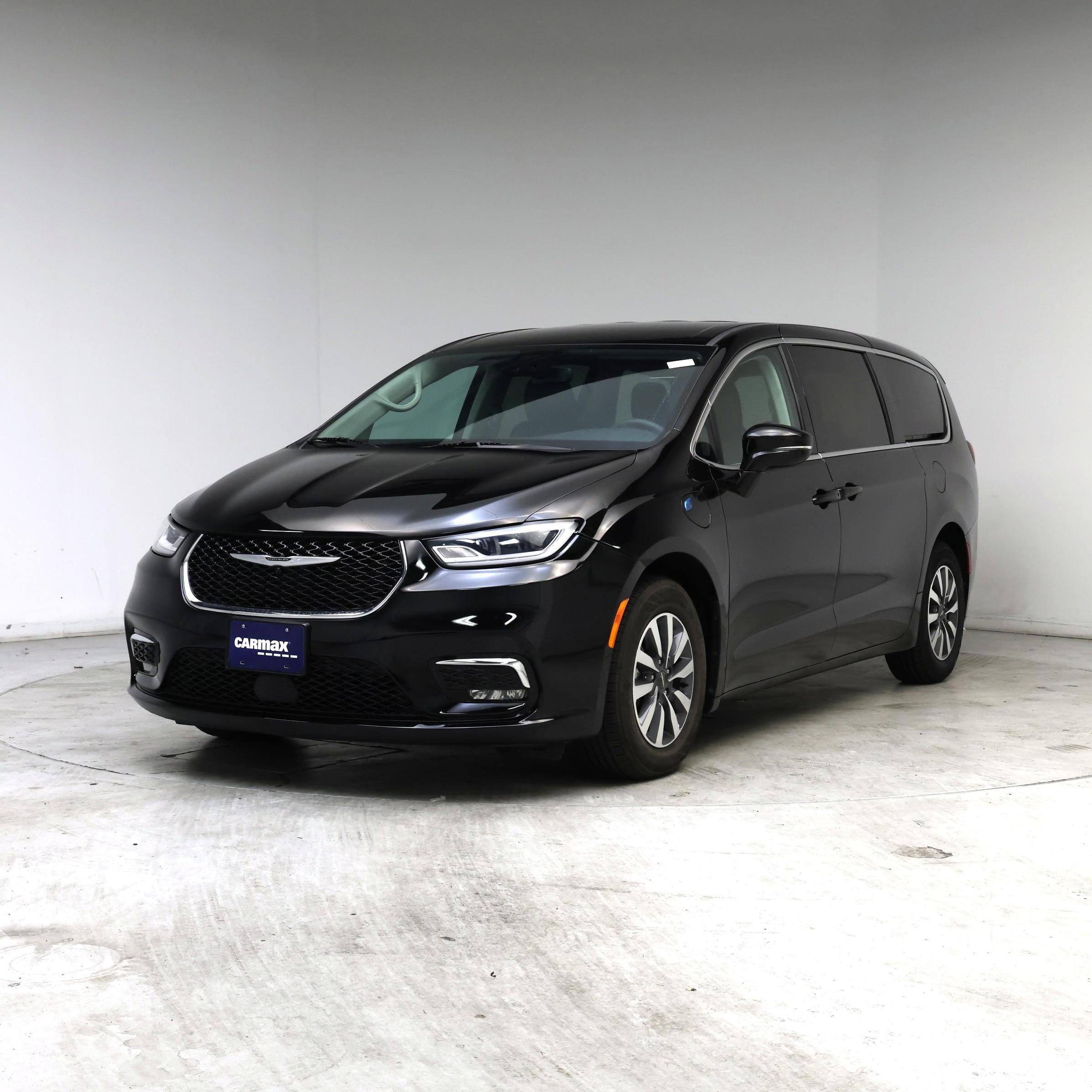 Thumbnail: 2024 Chrysler Pacifica - 4