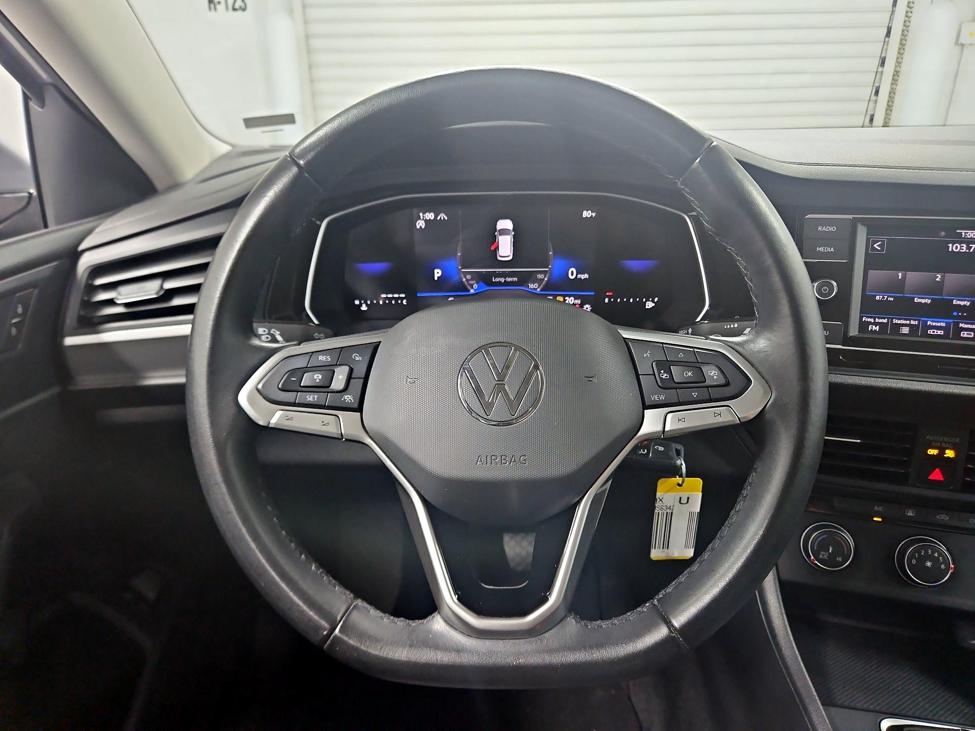 Thumbnail: 2024 Volkswagen Jetta - 10