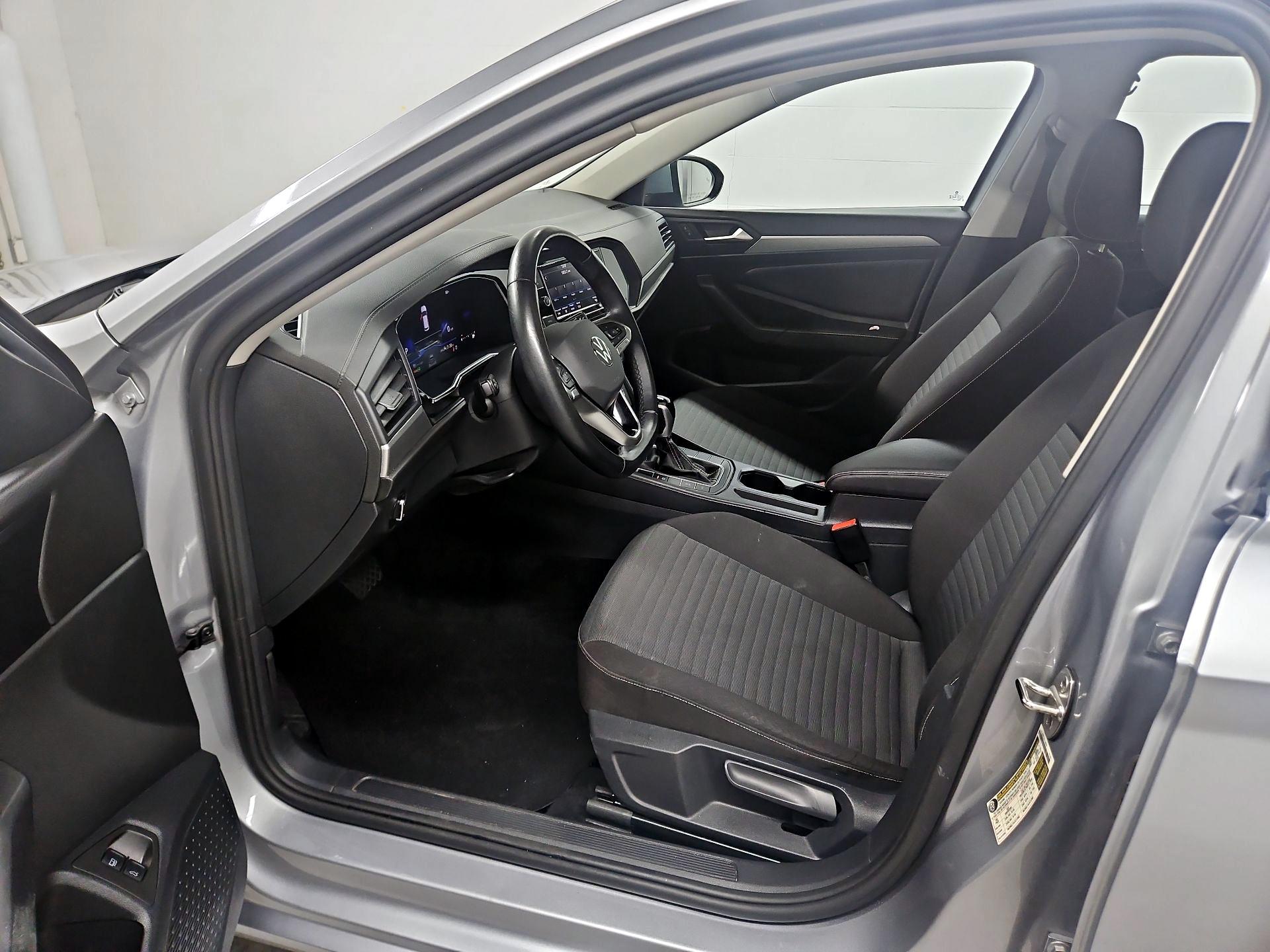 Thumbnail: 2024 Volkswagen Jetta - 11
