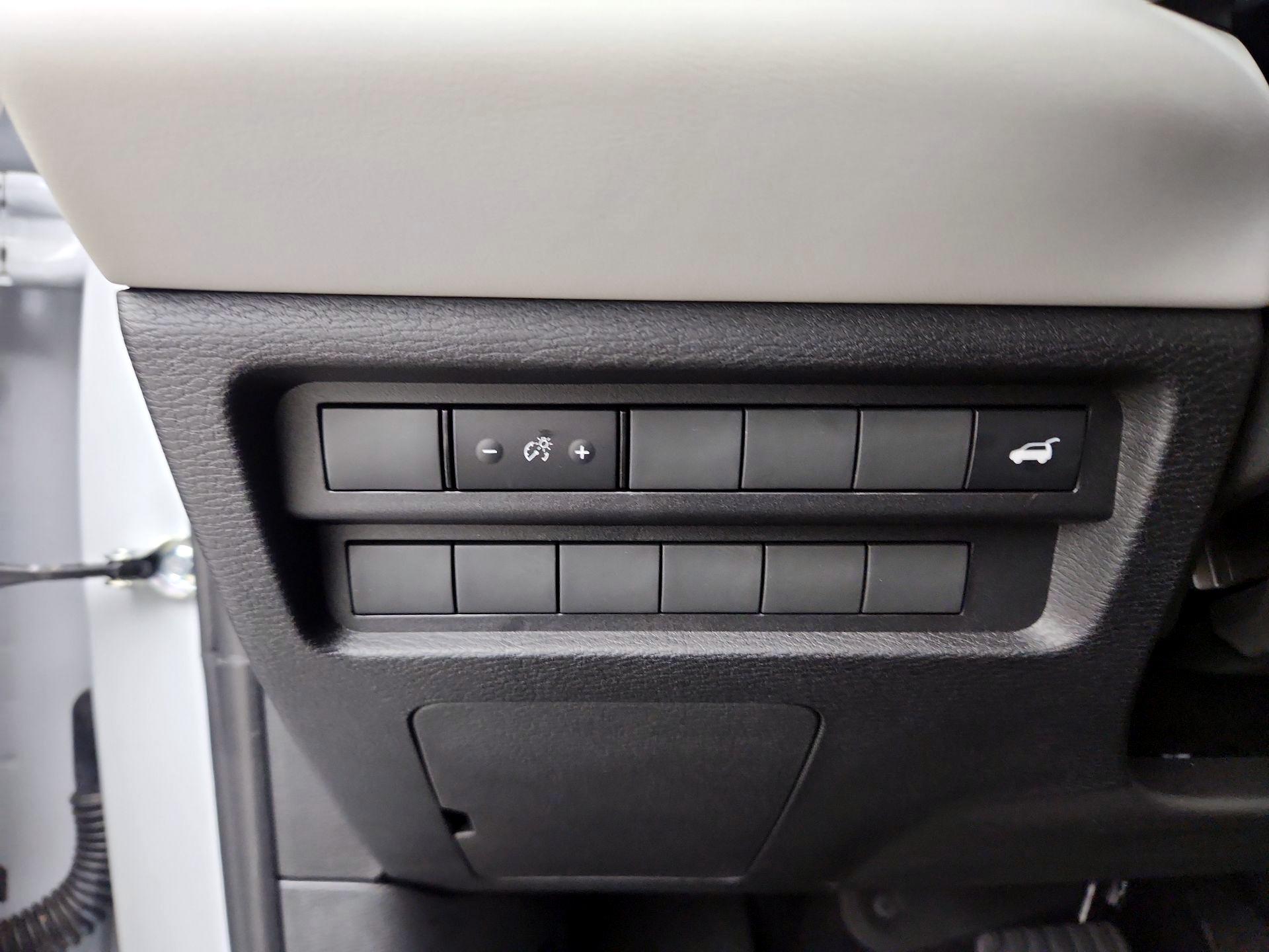 Thumbnail: 2025 Mitsubishi Outlander - 13