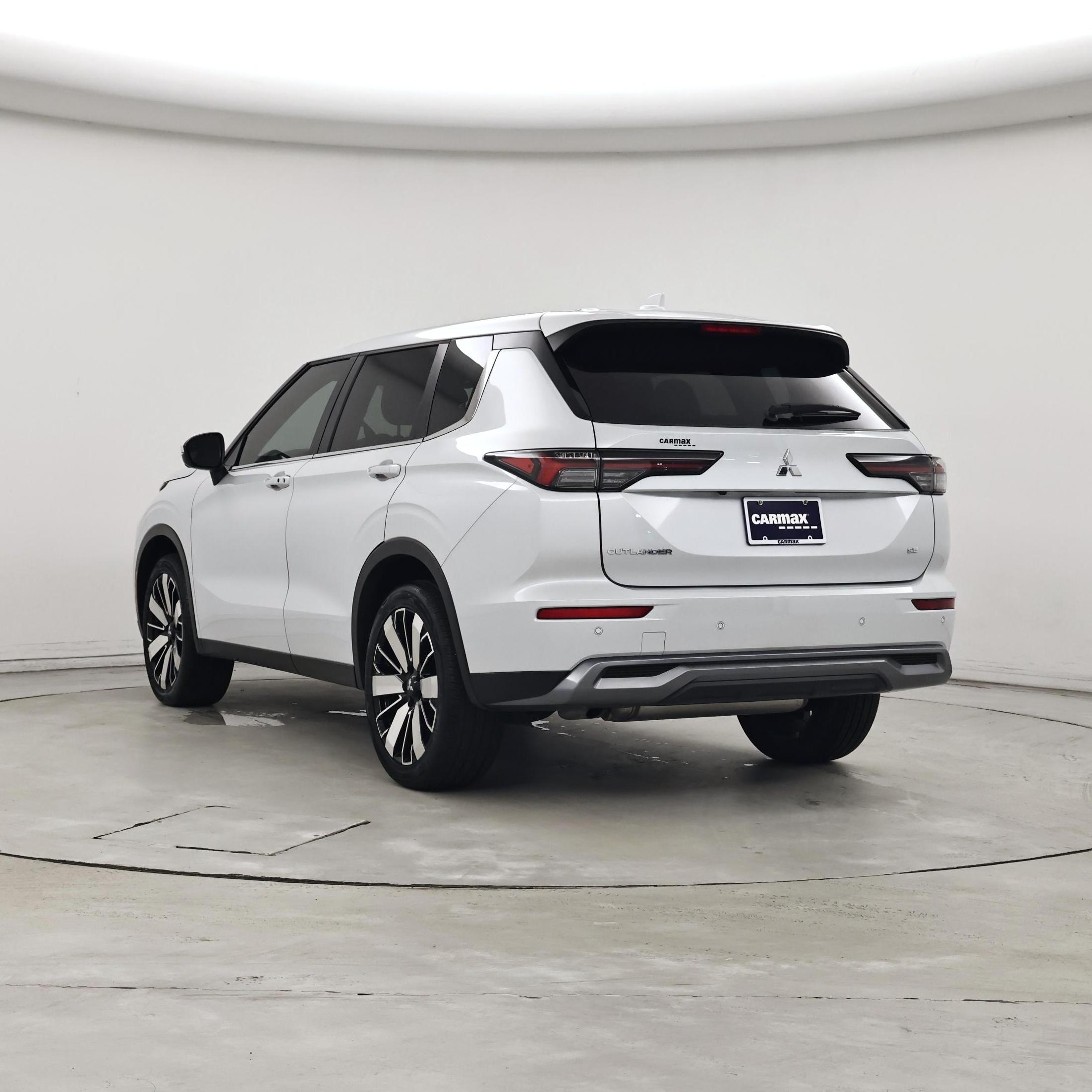 Thumbnail: 2025 Mitsubishi Outlander - 2