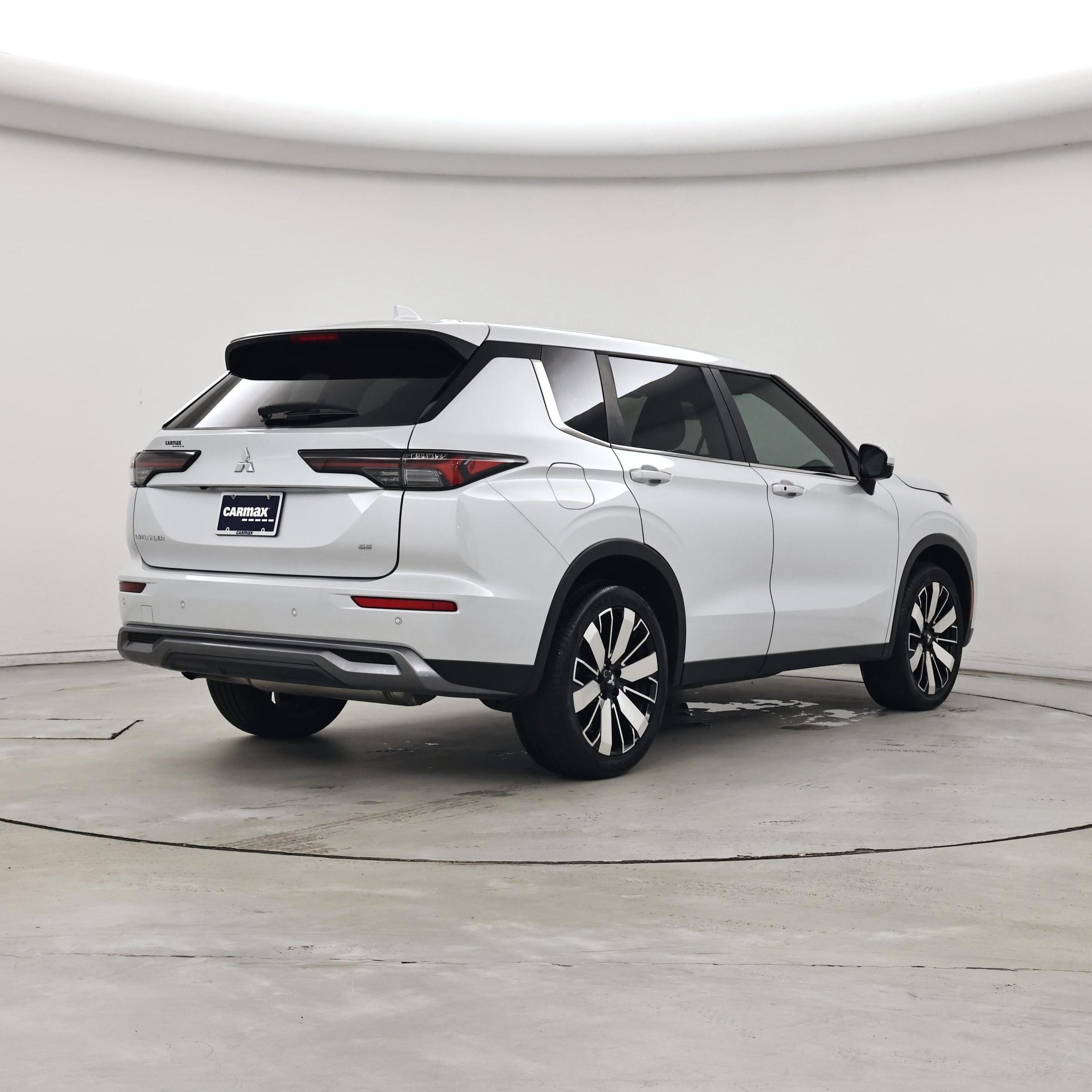 Thumbnail: 2025 Mitsubishi Outlander - 8