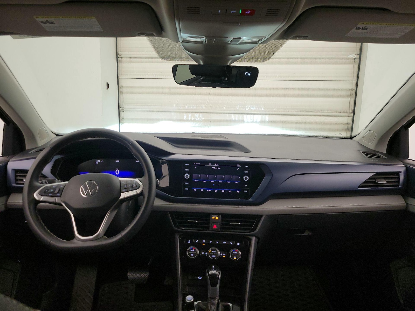 2024 Volkswagen Taos SE - Photo 10