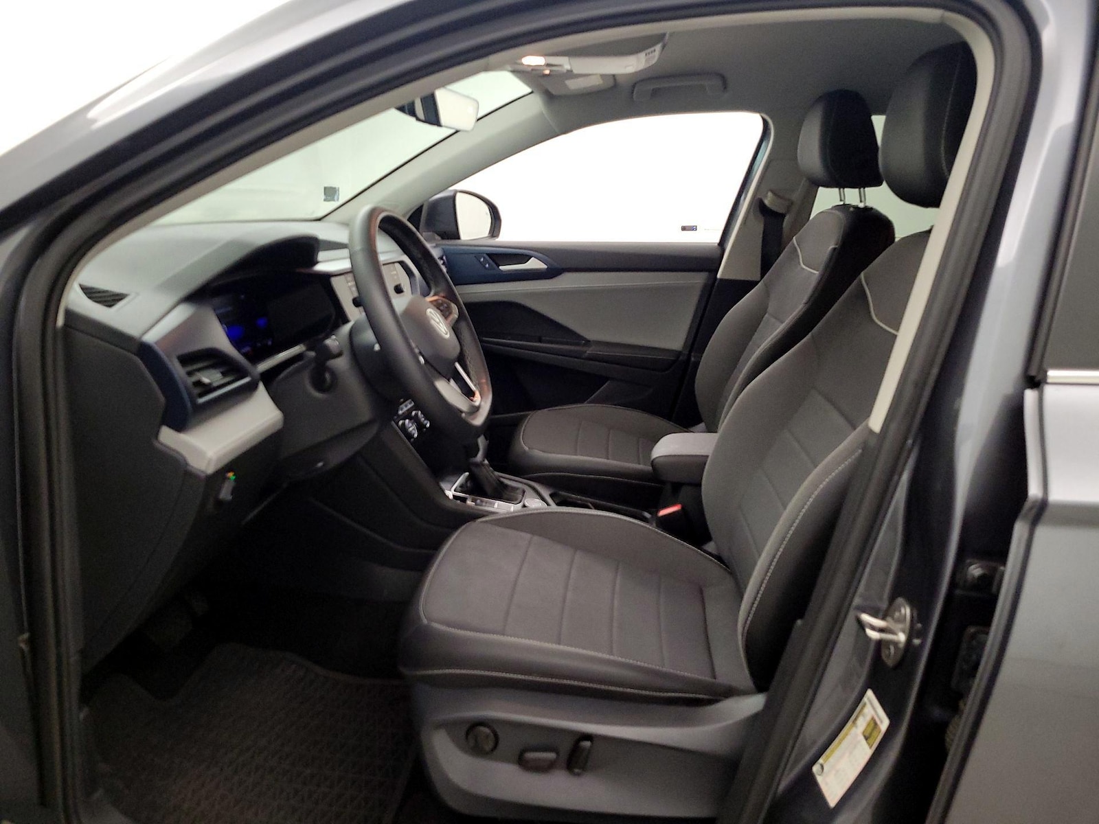 2024 Volkswagen Taos SE - Photo 12