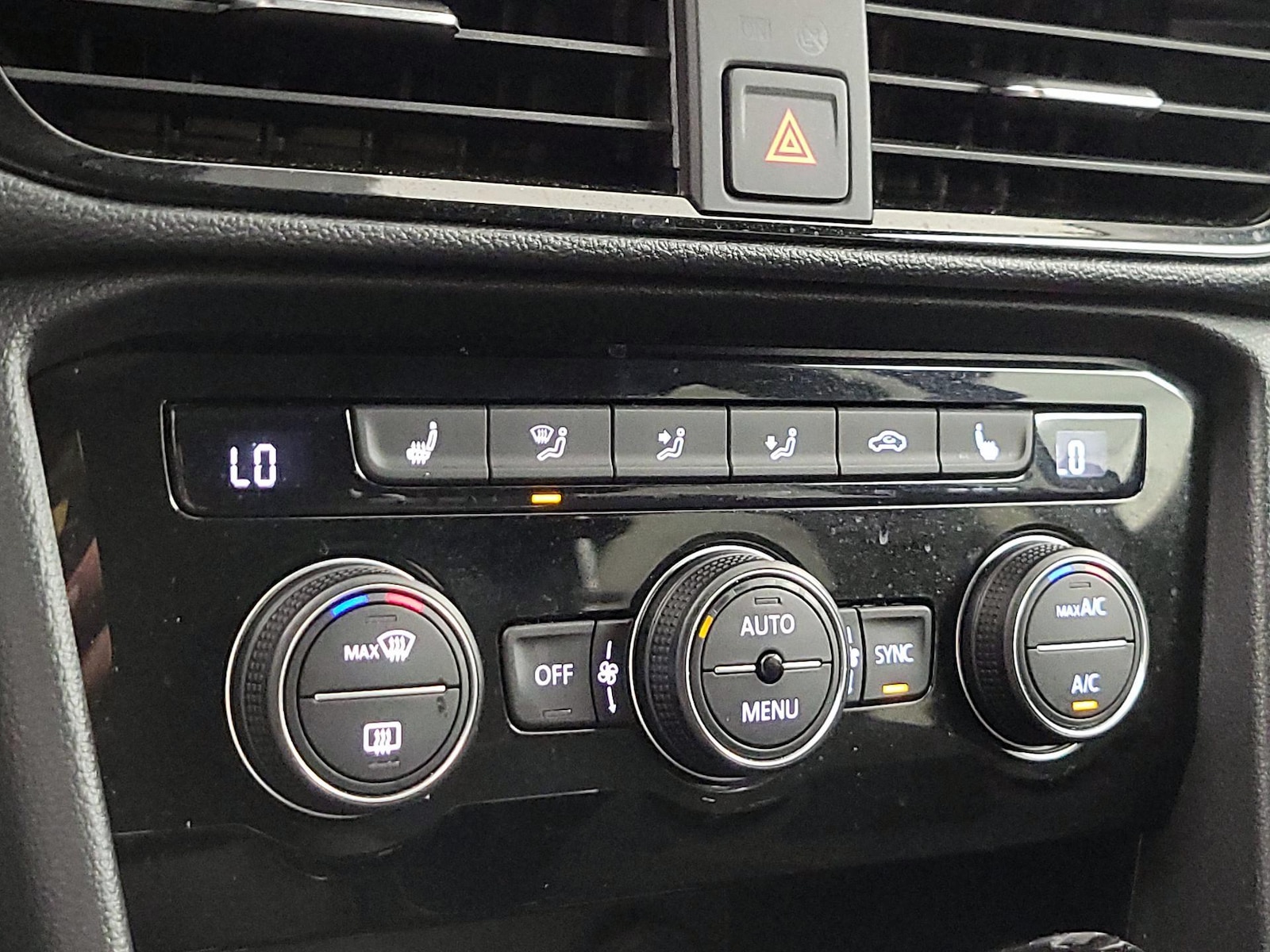 2024 Volkswagen Taos SE - Photo 17