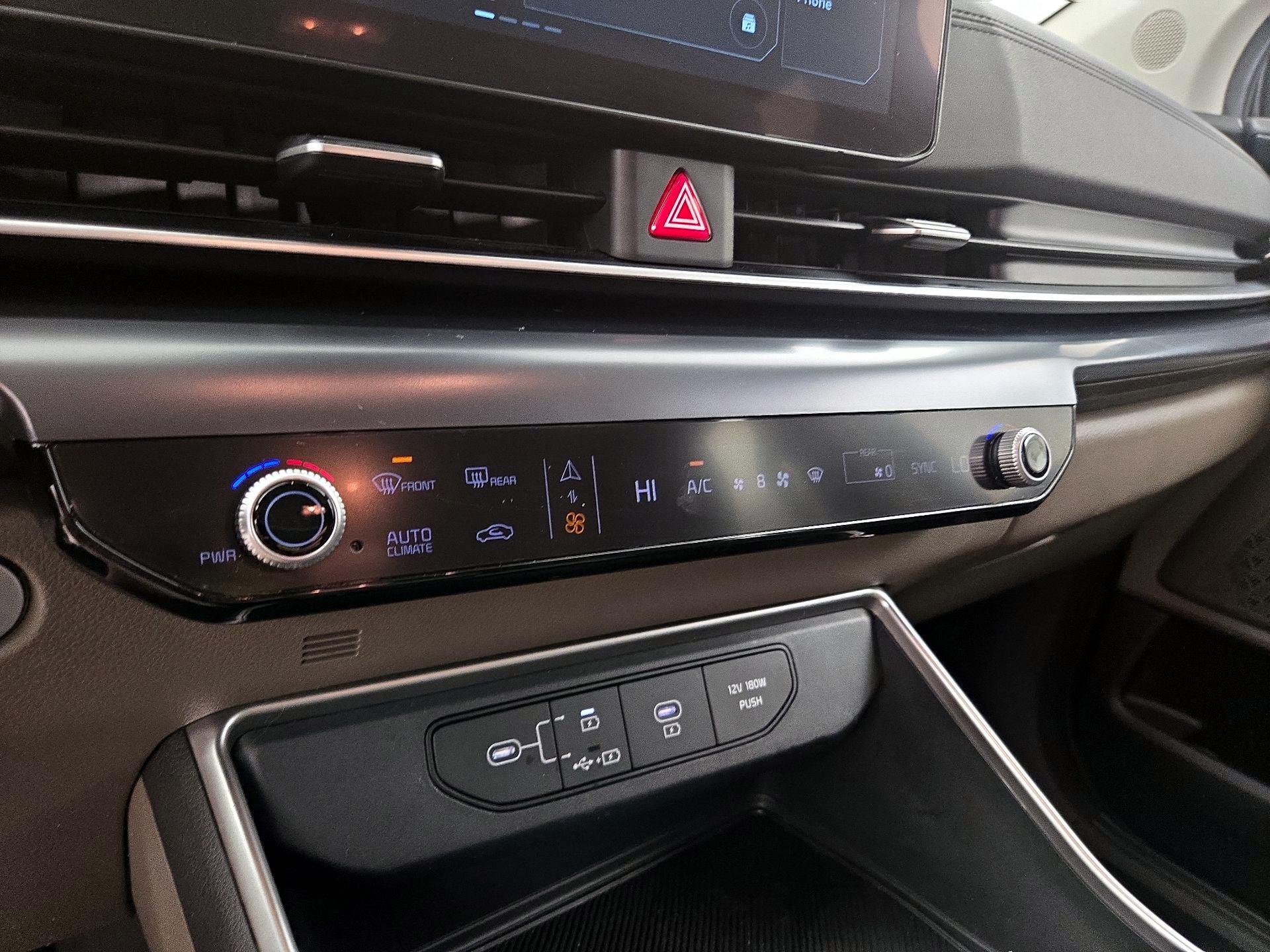 Thumbnail: 2025 Kia Carnival - 17