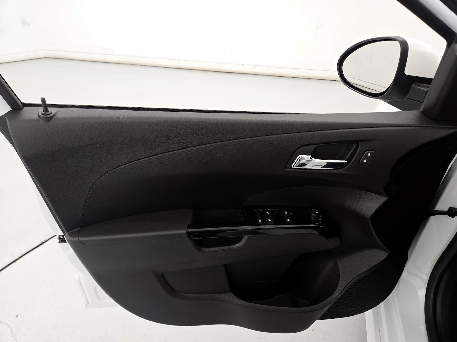 2020 Chevrolet Sonic LT - Photo 13