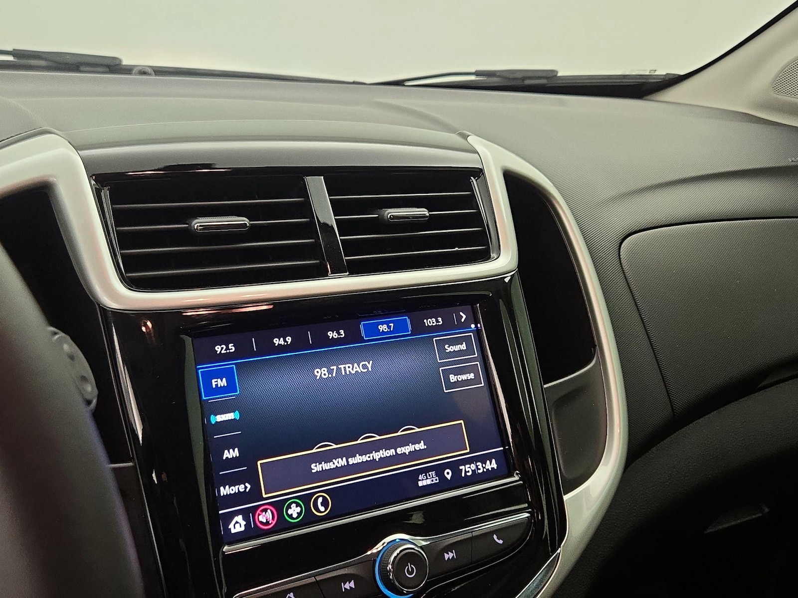 2020 Chevrolet Sonic LT - Photo 16
