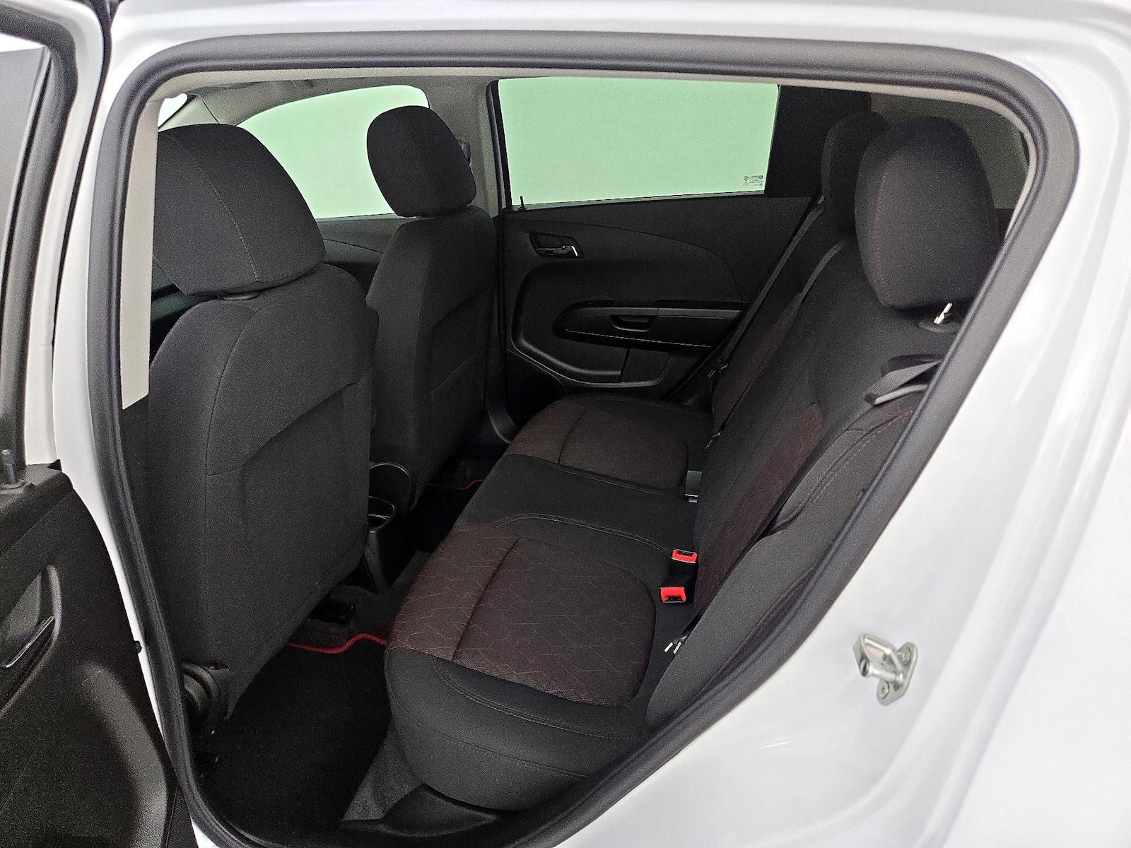 2020 Chevrolet Sonic LT - Photo 20