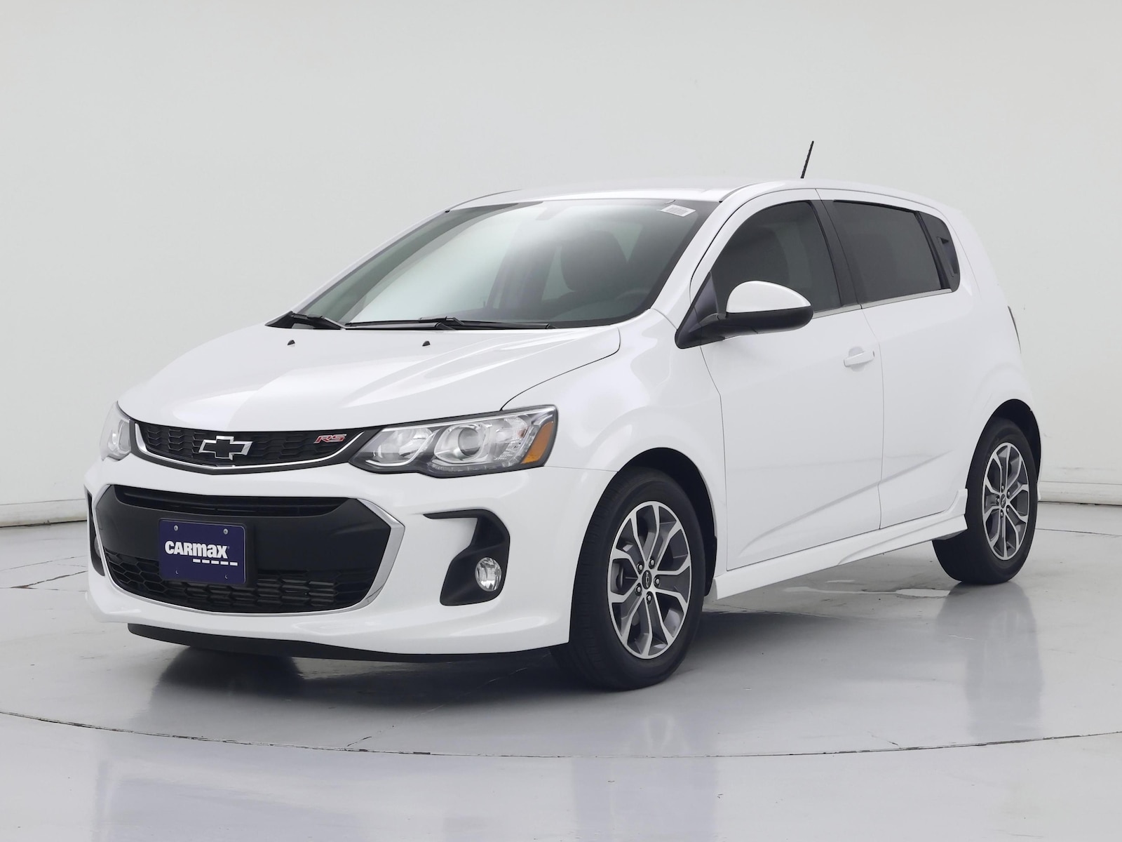 2020 Chevrolet Sonic LT - Photo 5