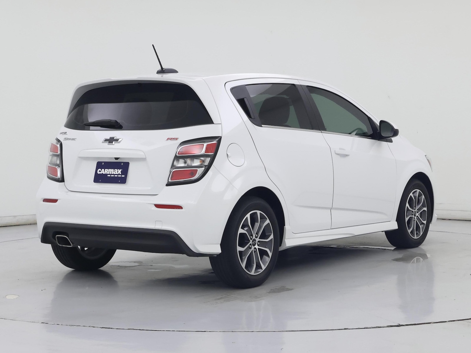 2020 Chevrolet Sonic LT - Photo 9