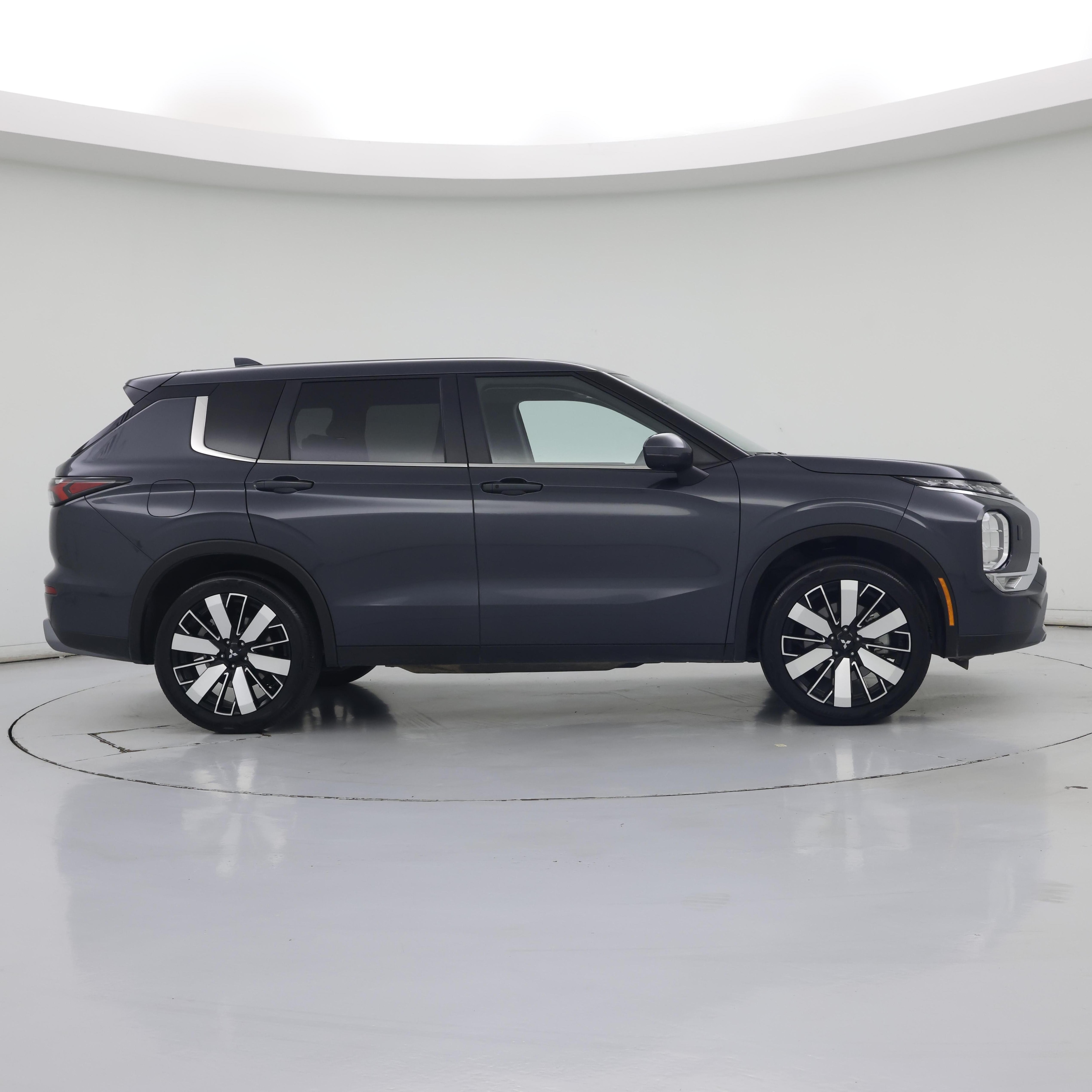 Thumbnail: 2025 Mitsubishi Outlander - 7