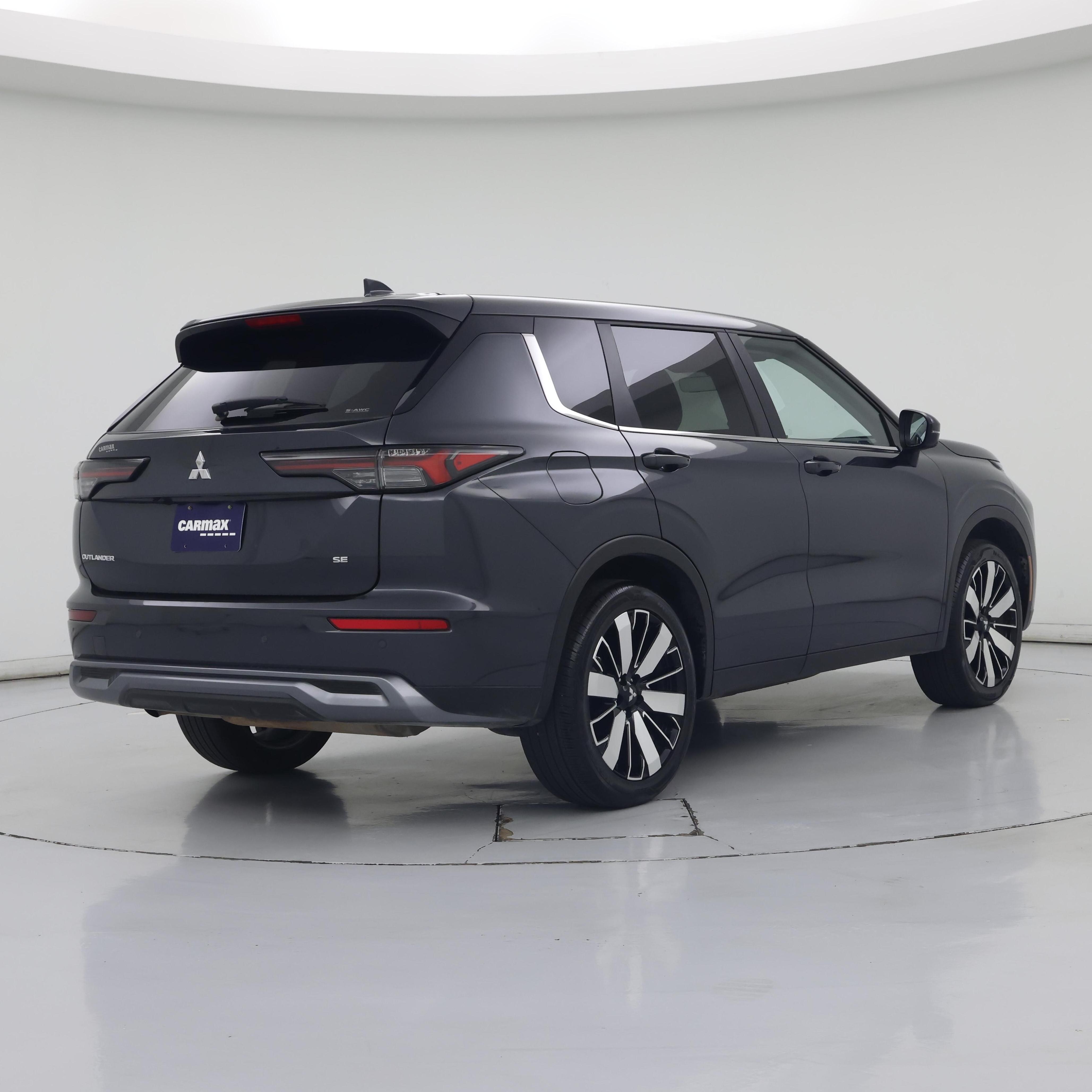 Thumbnail: 2025 Mitsubishi Outlander - 8