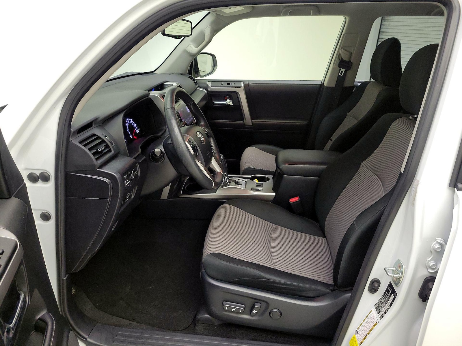 2024 Toyota 4Runner SR5 - Photo 12