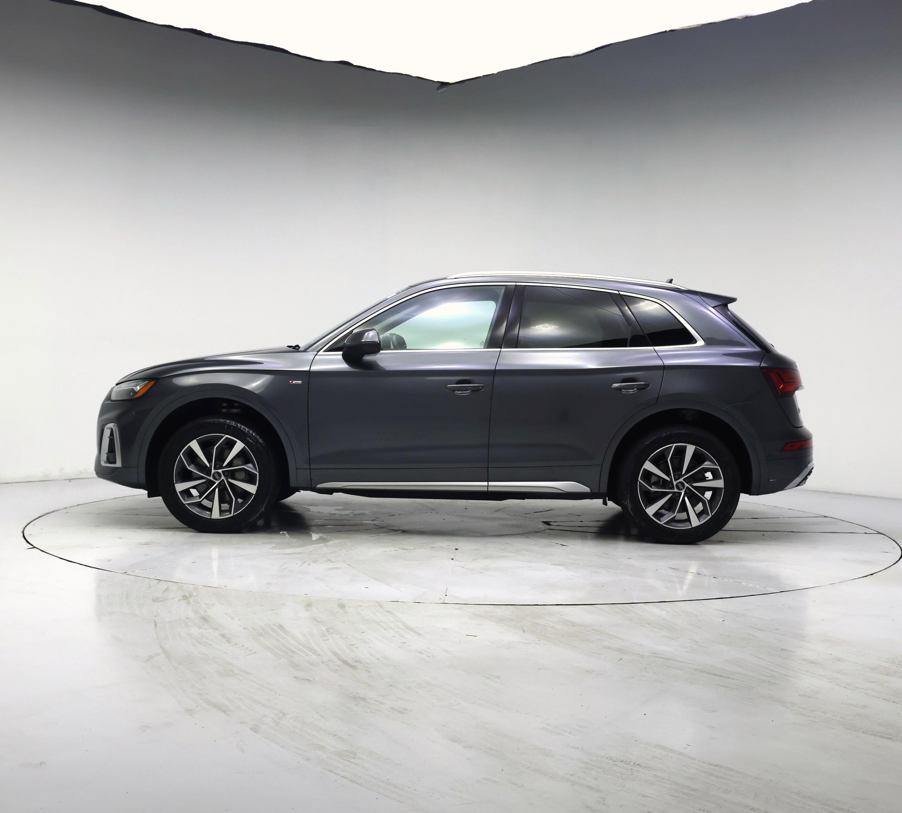 Thumbnail: 2023 Audi Q5 - 3