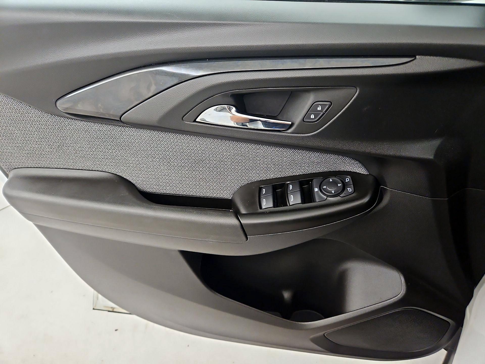 Thumbnail: 2023 Chevrolet TrailBlazer - 12