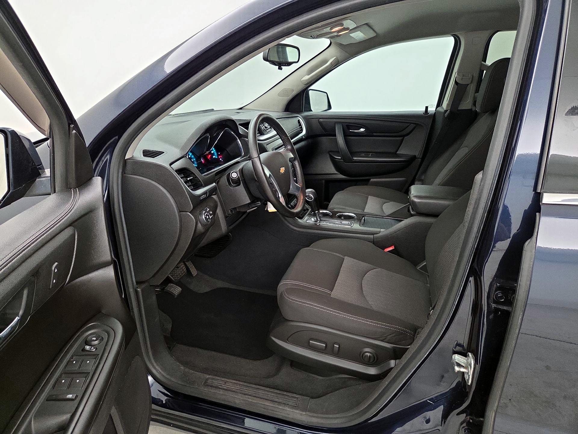 Thumbnail: 2016 Chevrolet Traverse - 11