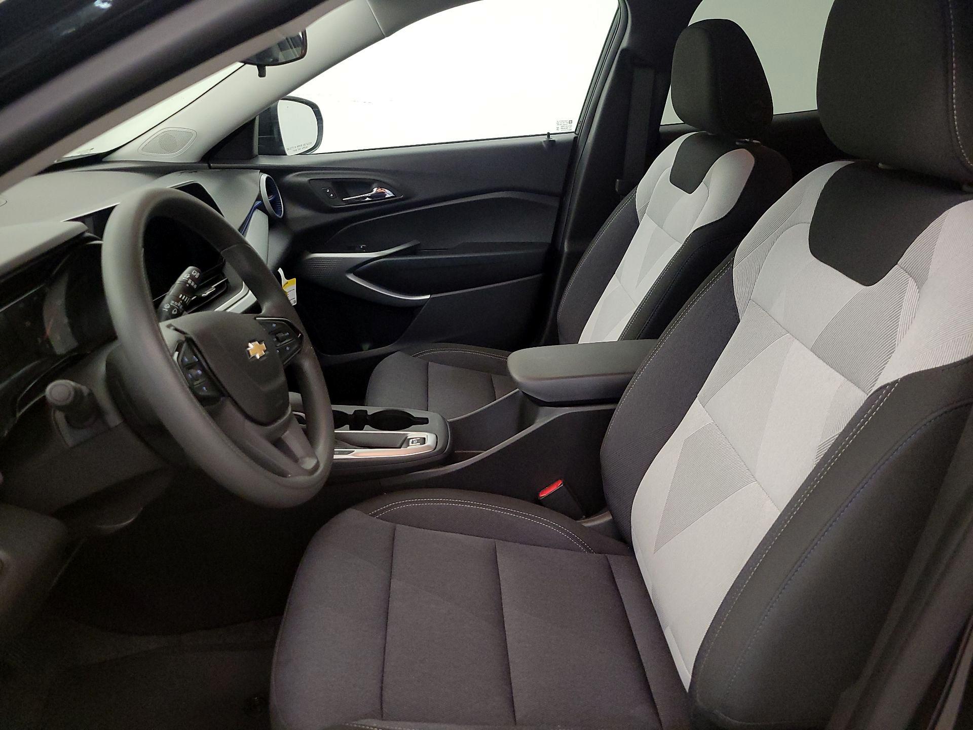 Thumbnail: 2025 Chevrolet Trax - 11