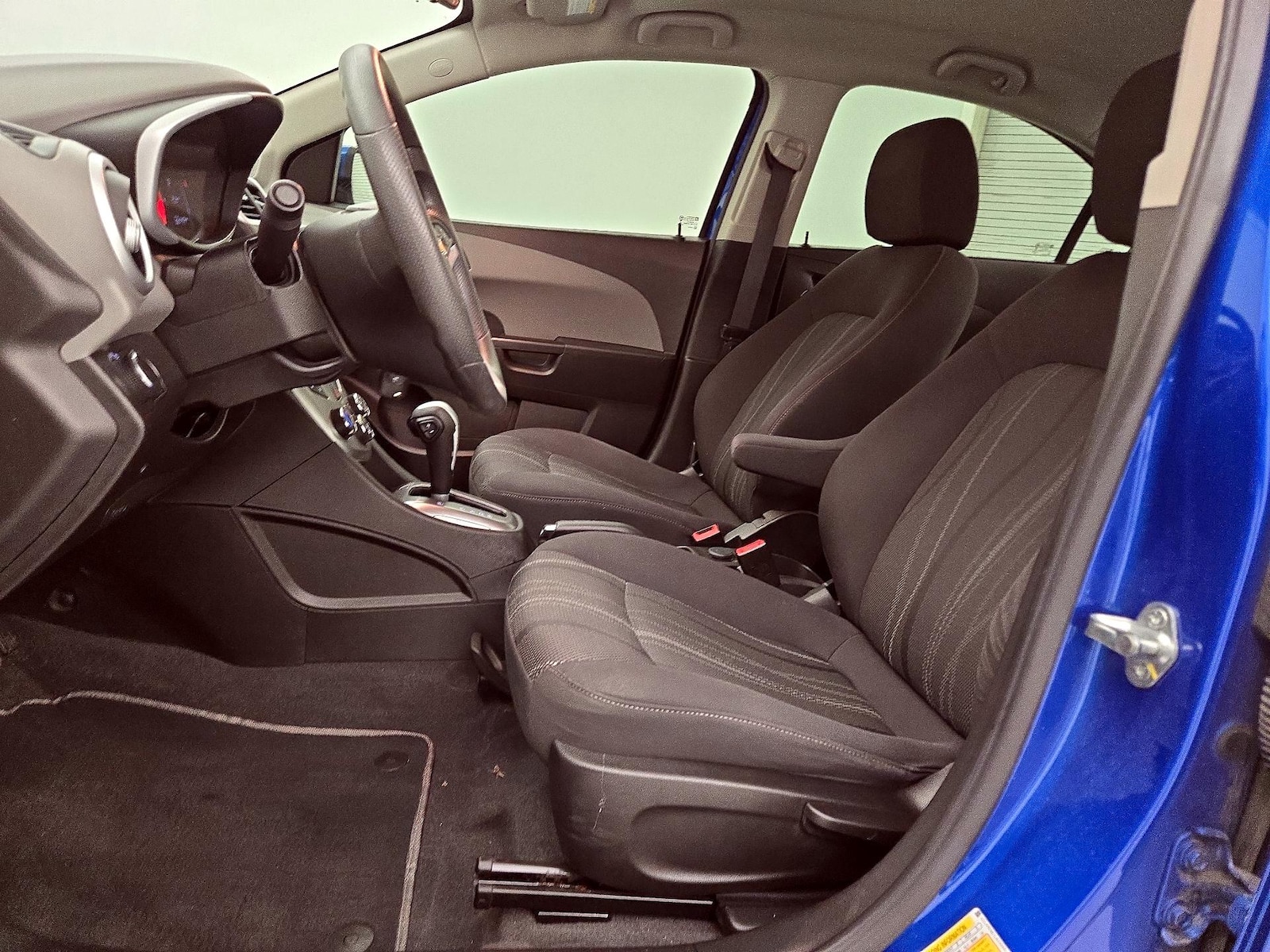 2020 Chevrolet Sonic LT - Photo 12