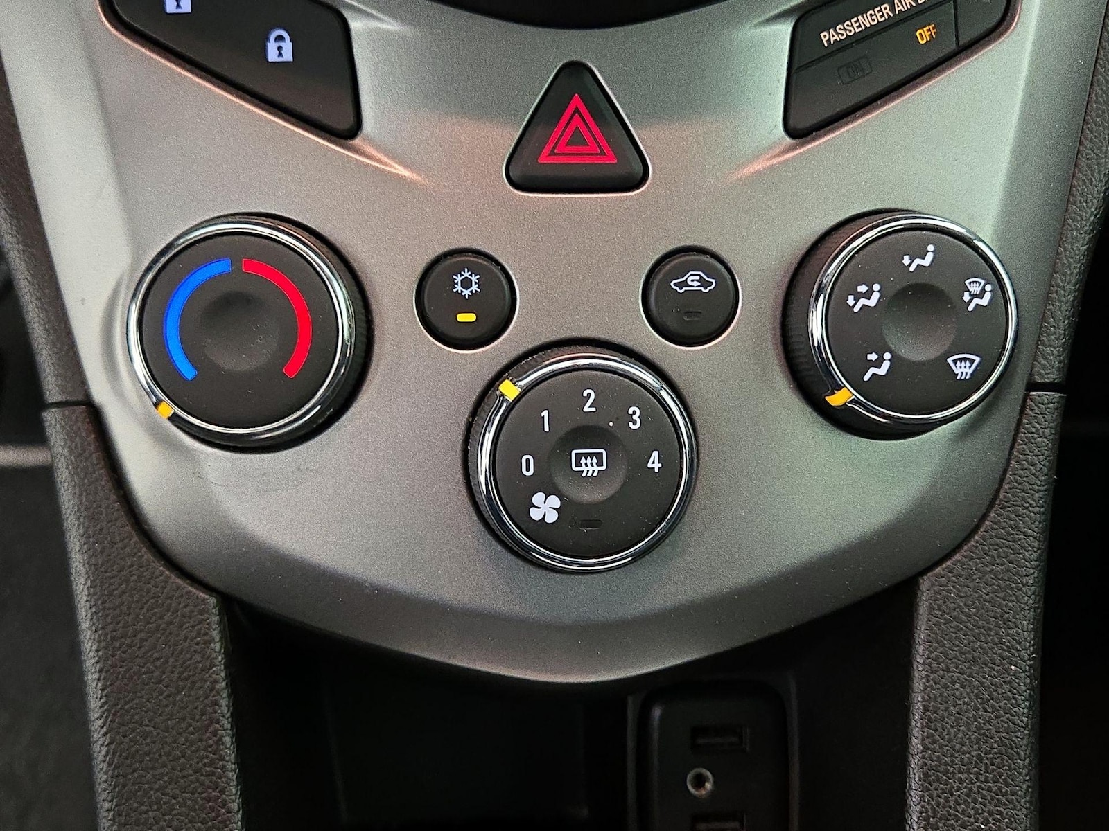 2020 Chevrolet Sonic LT - Photo 17