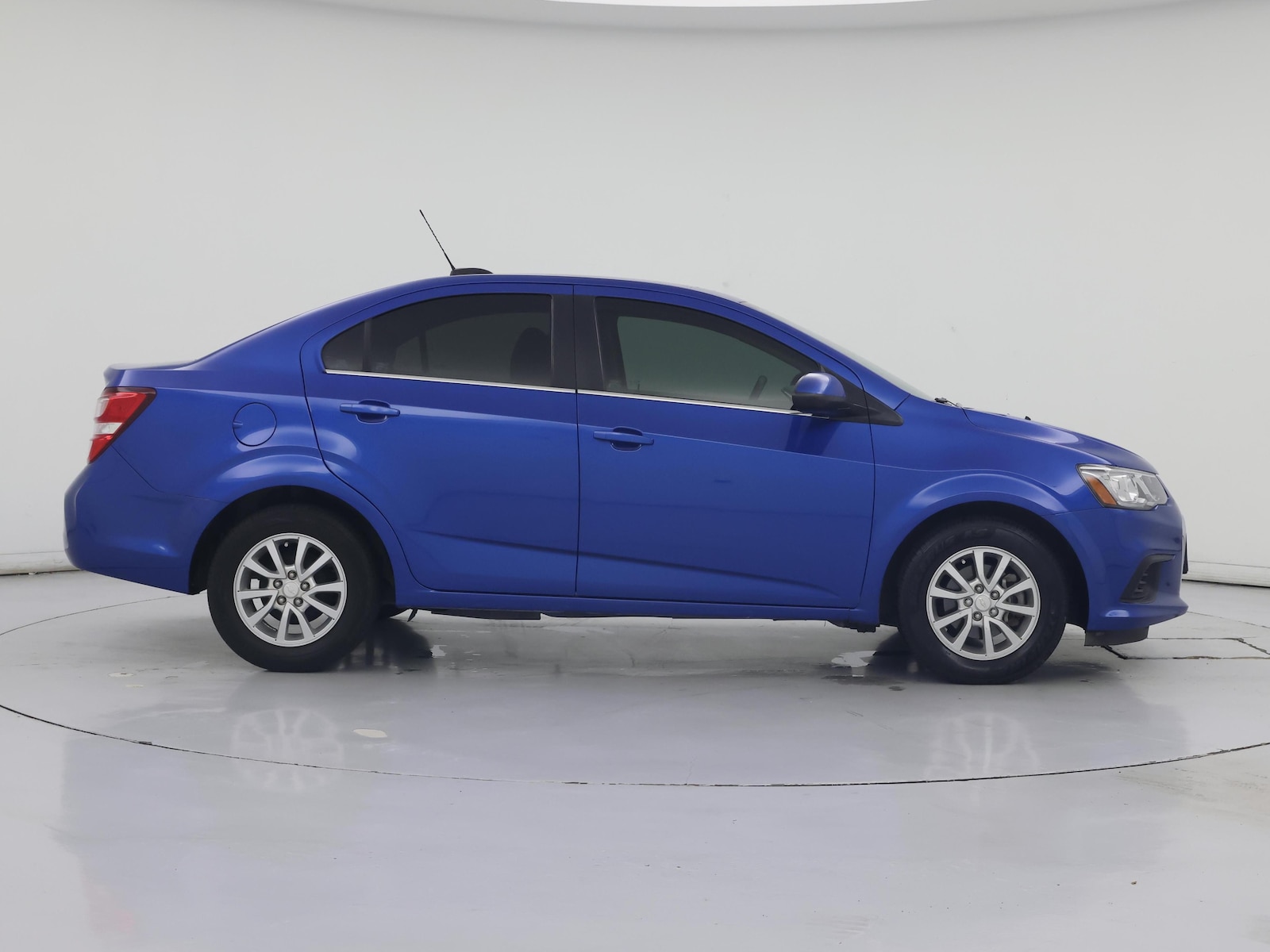 2020 Chevrolet Sonic LT - Photo 8