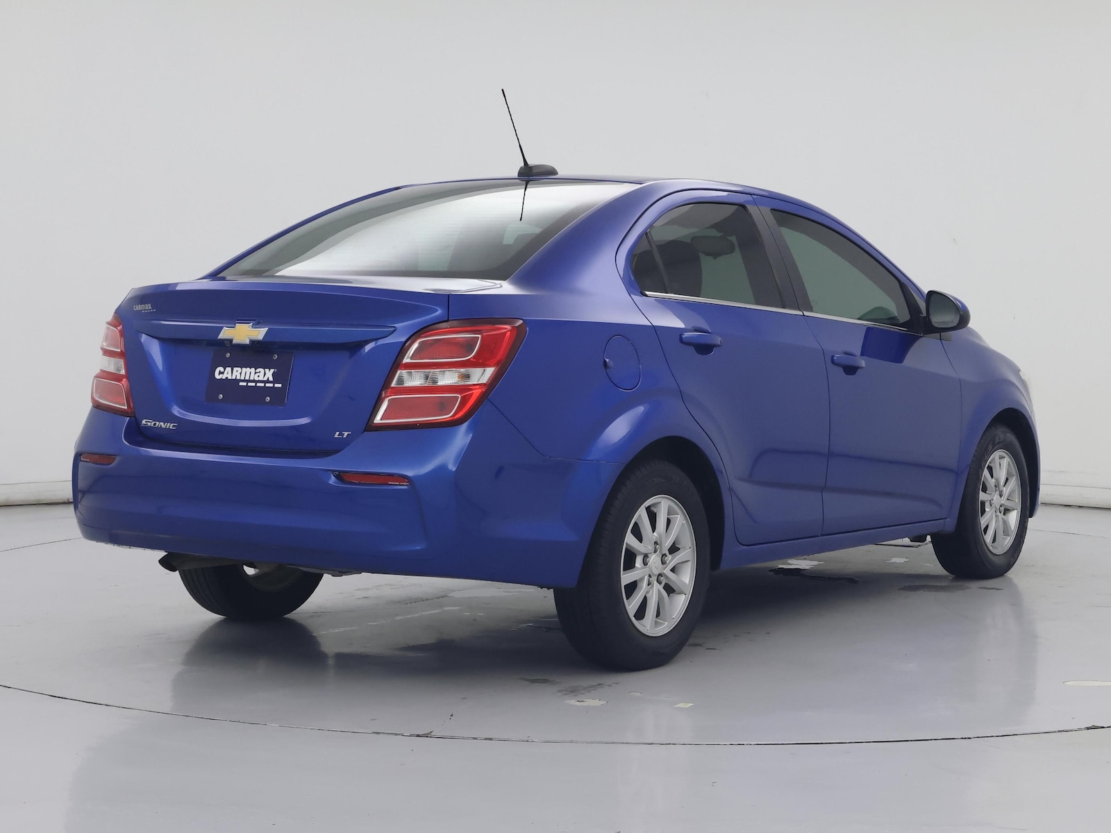 2020 Chevrolet Sonic LT - Photo 9