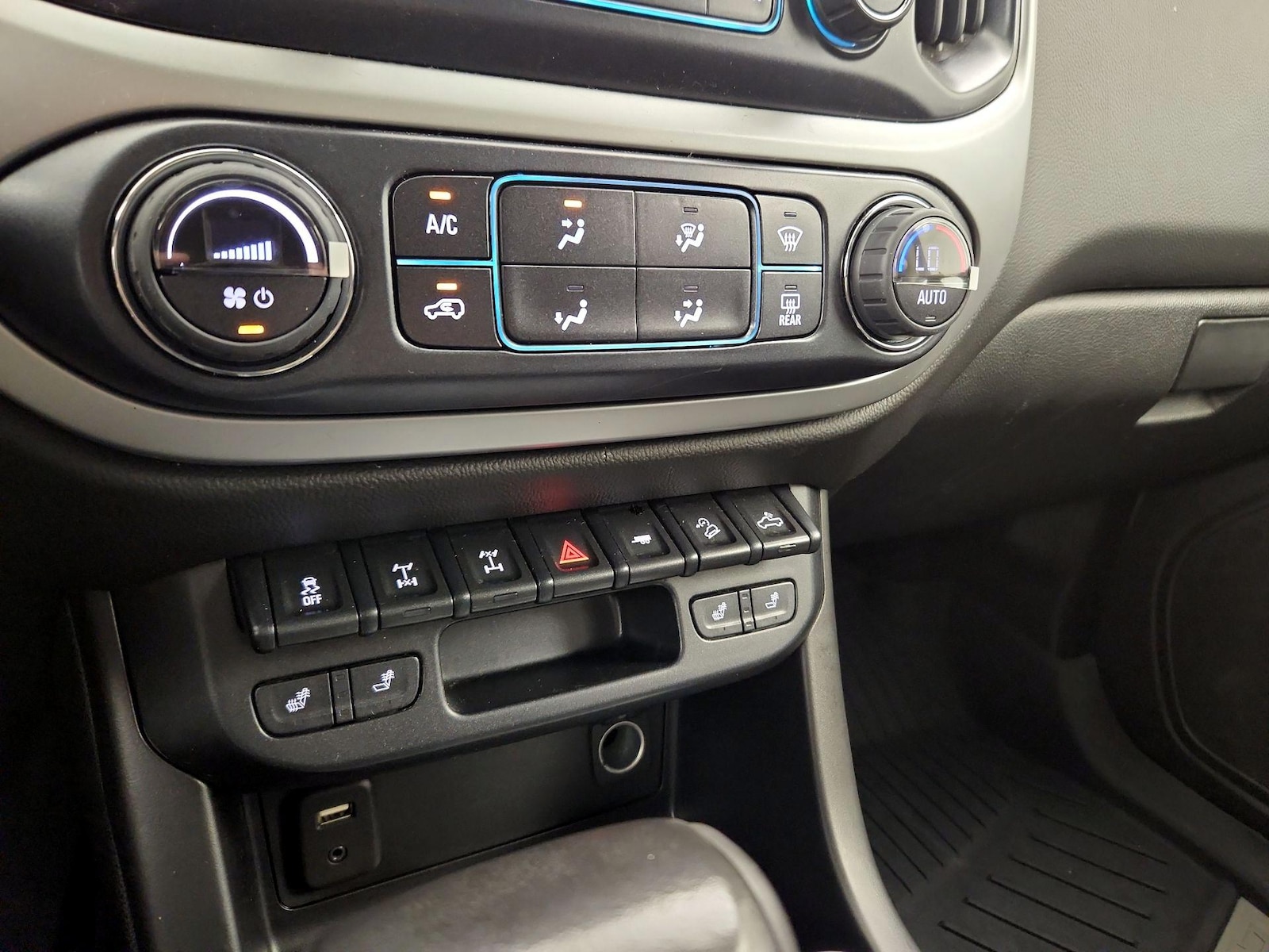 2018 Chevrolet Colorado ZR2 - Photo 18
