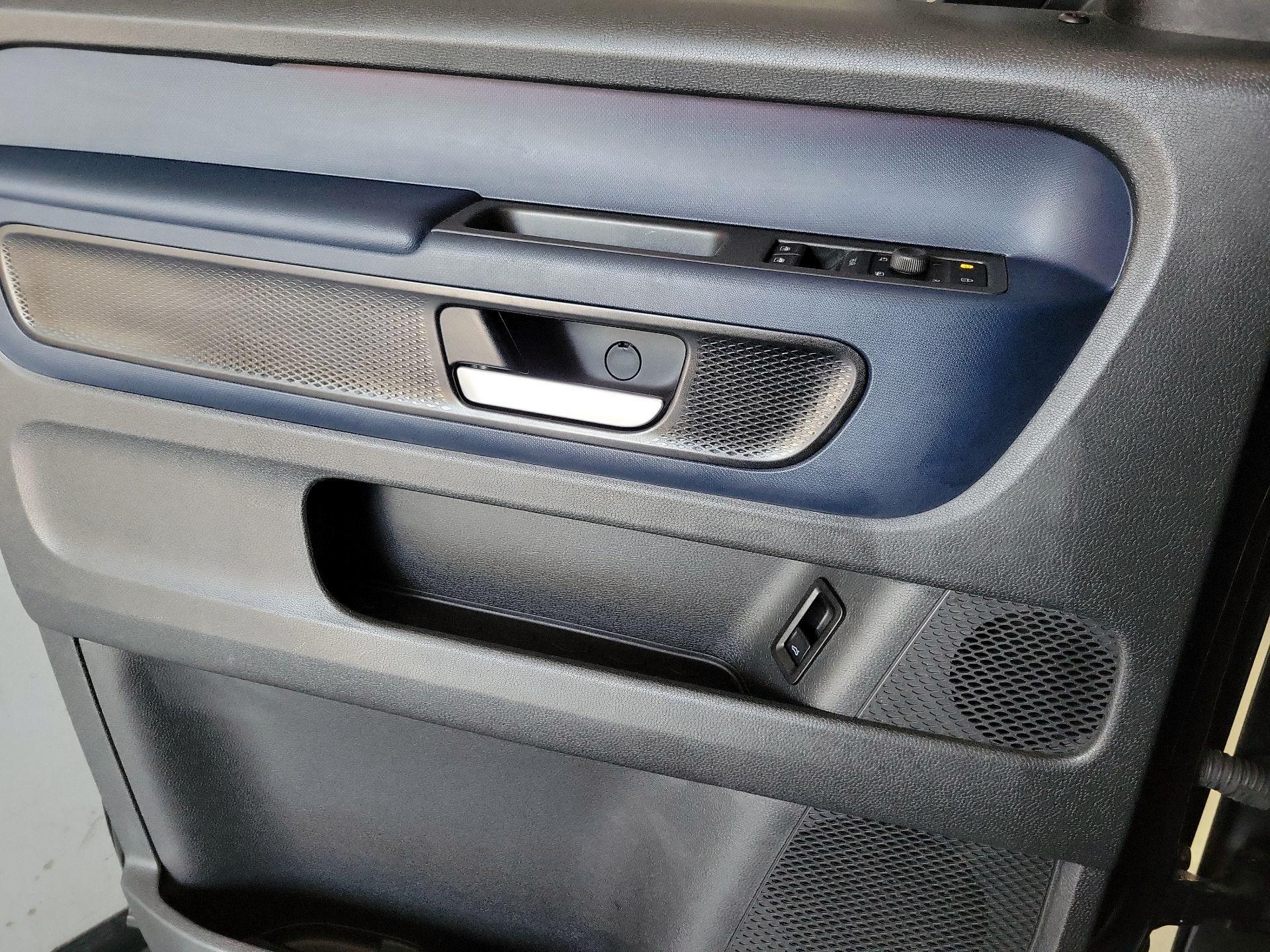 Thumbnail: 2025 Volkswagen ID.Buzz - 12