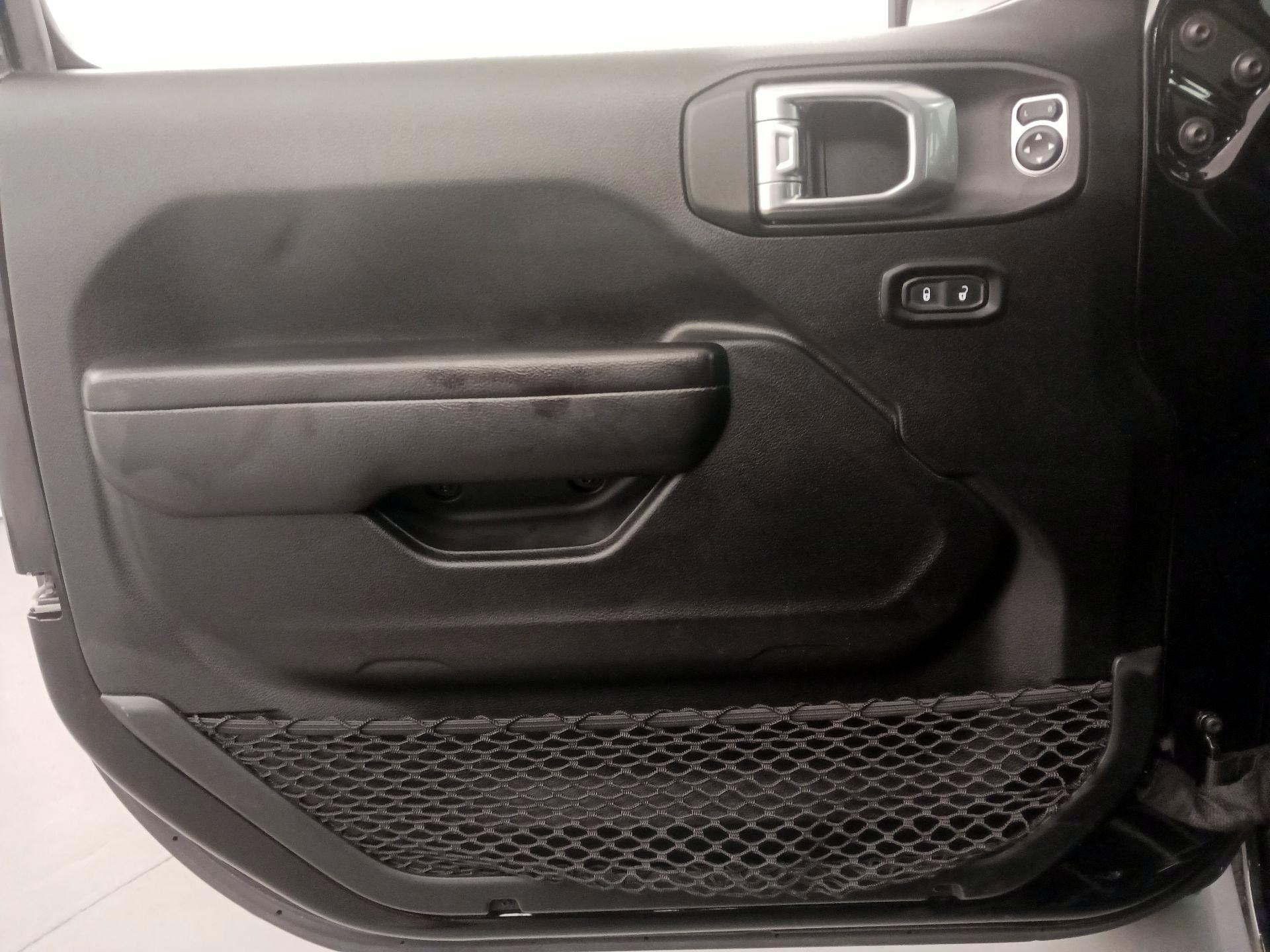 Thumbnail: 2021 Jeep Wrangler - 12