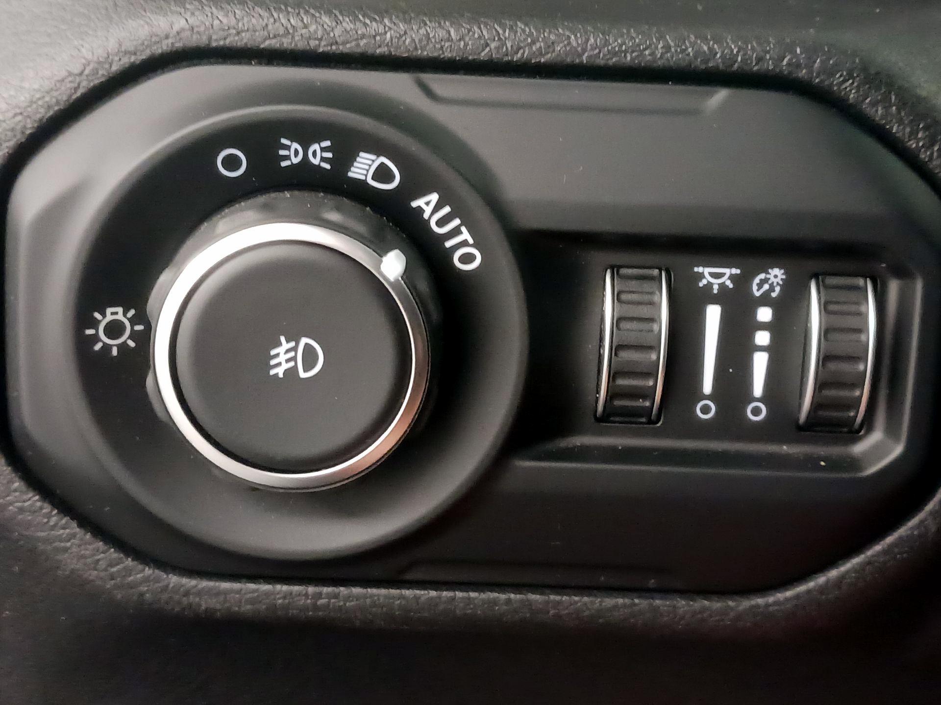 Thumbnail: 2021 Jeep Wrangler - 13