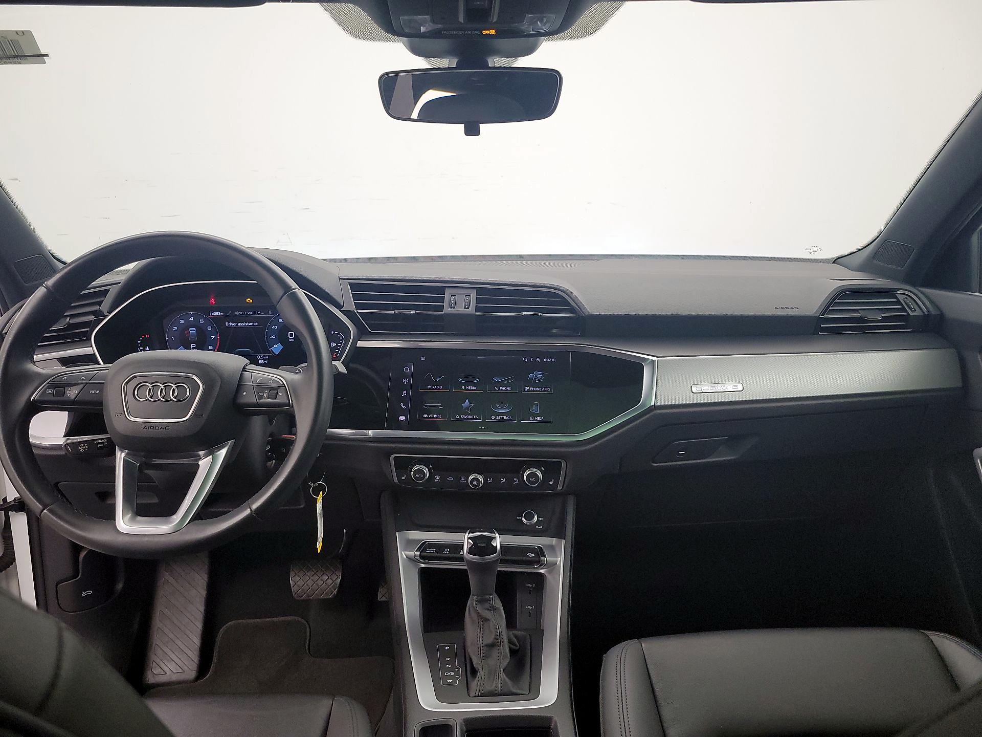 Thumbnail: 2025 Audi Q3 - 9