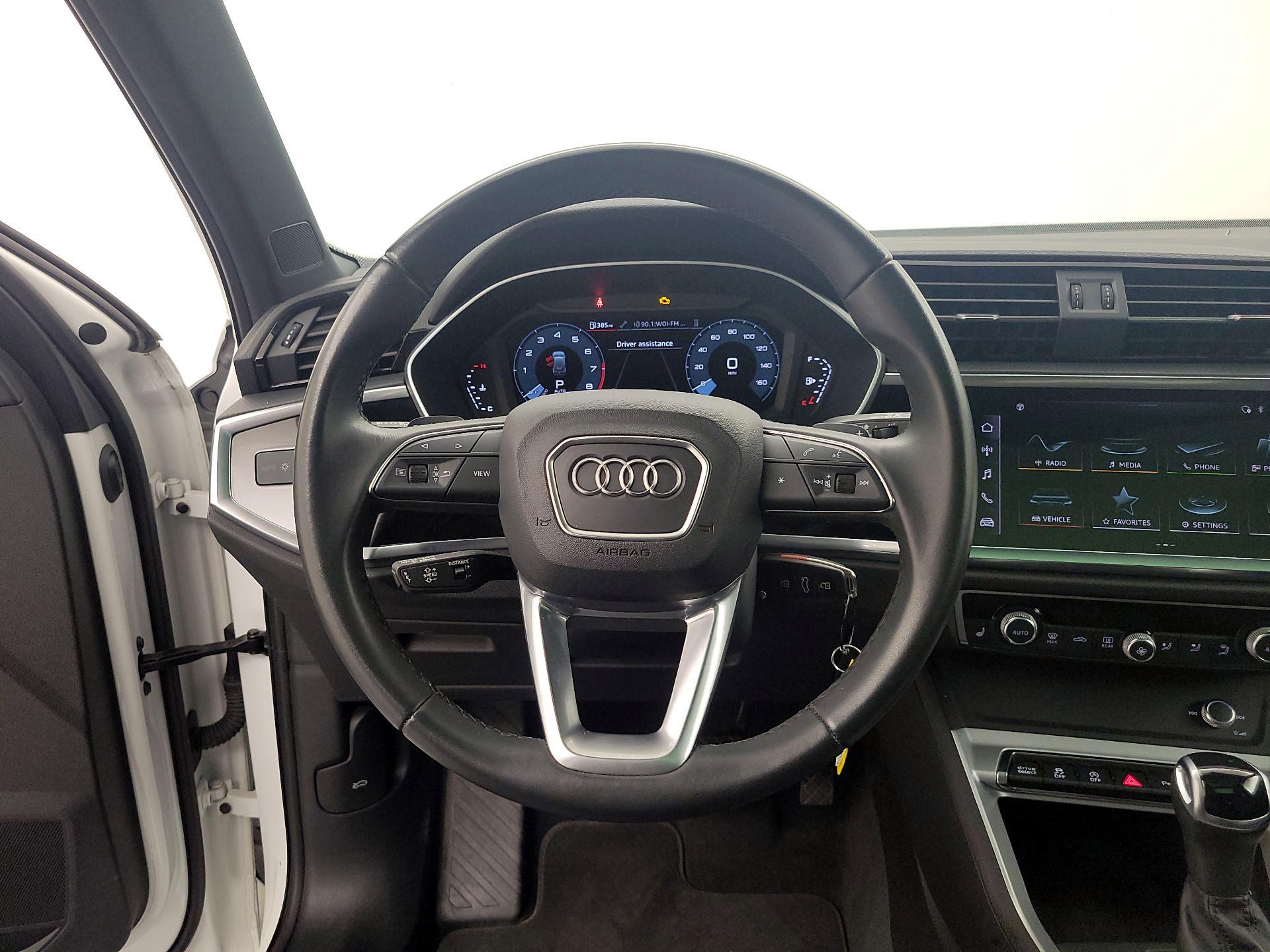 Thumbnail: 2025 Audi Q3 - 10