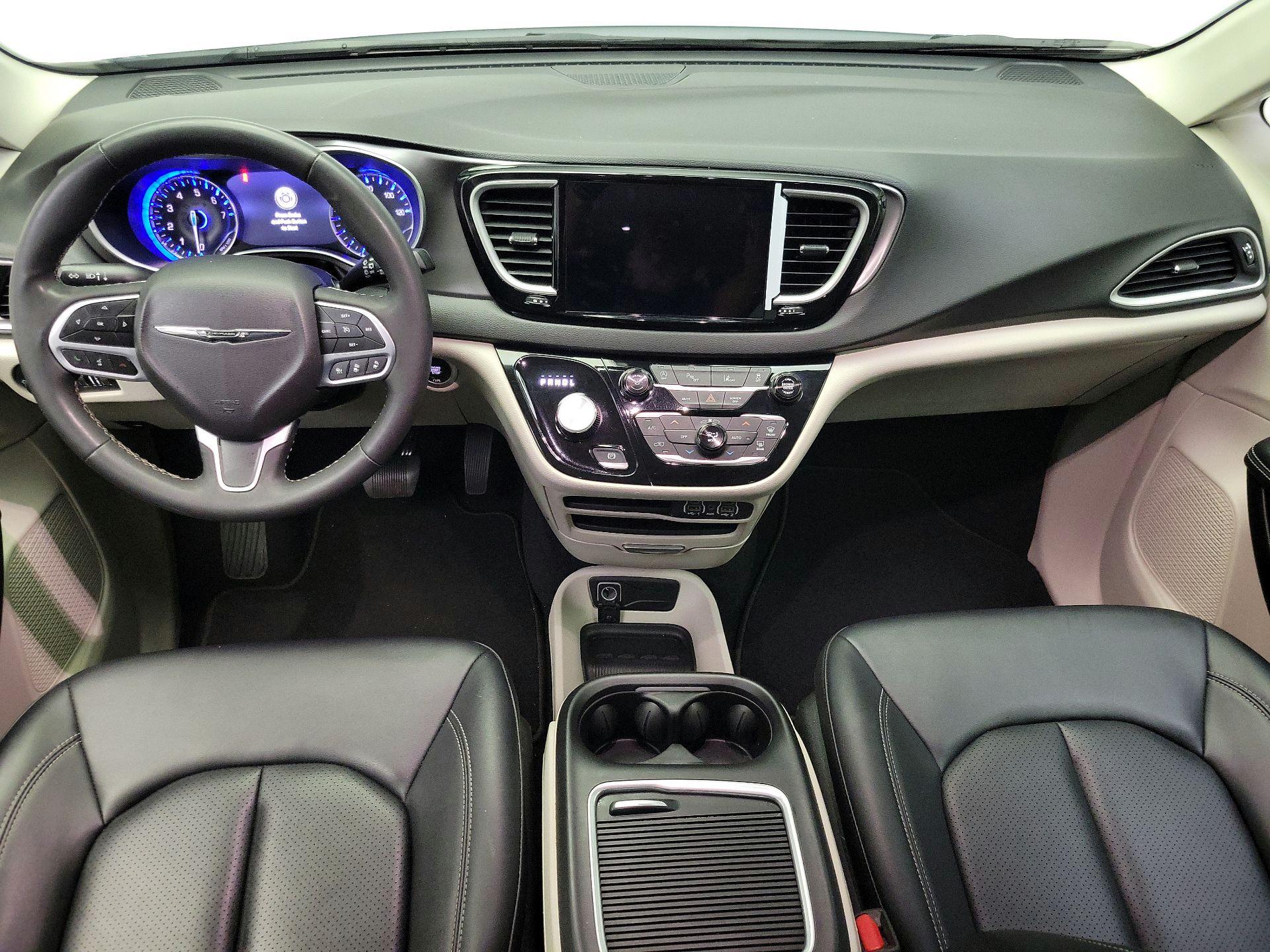 Thumbnail: 2024 Chrysler Pacifica - 9