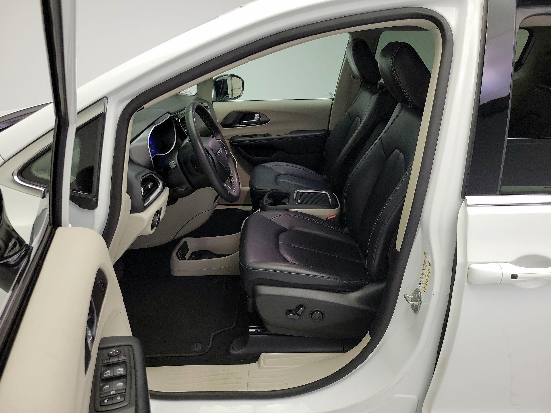 Thumbnail: 2024 Chrysler Pacifica - 11