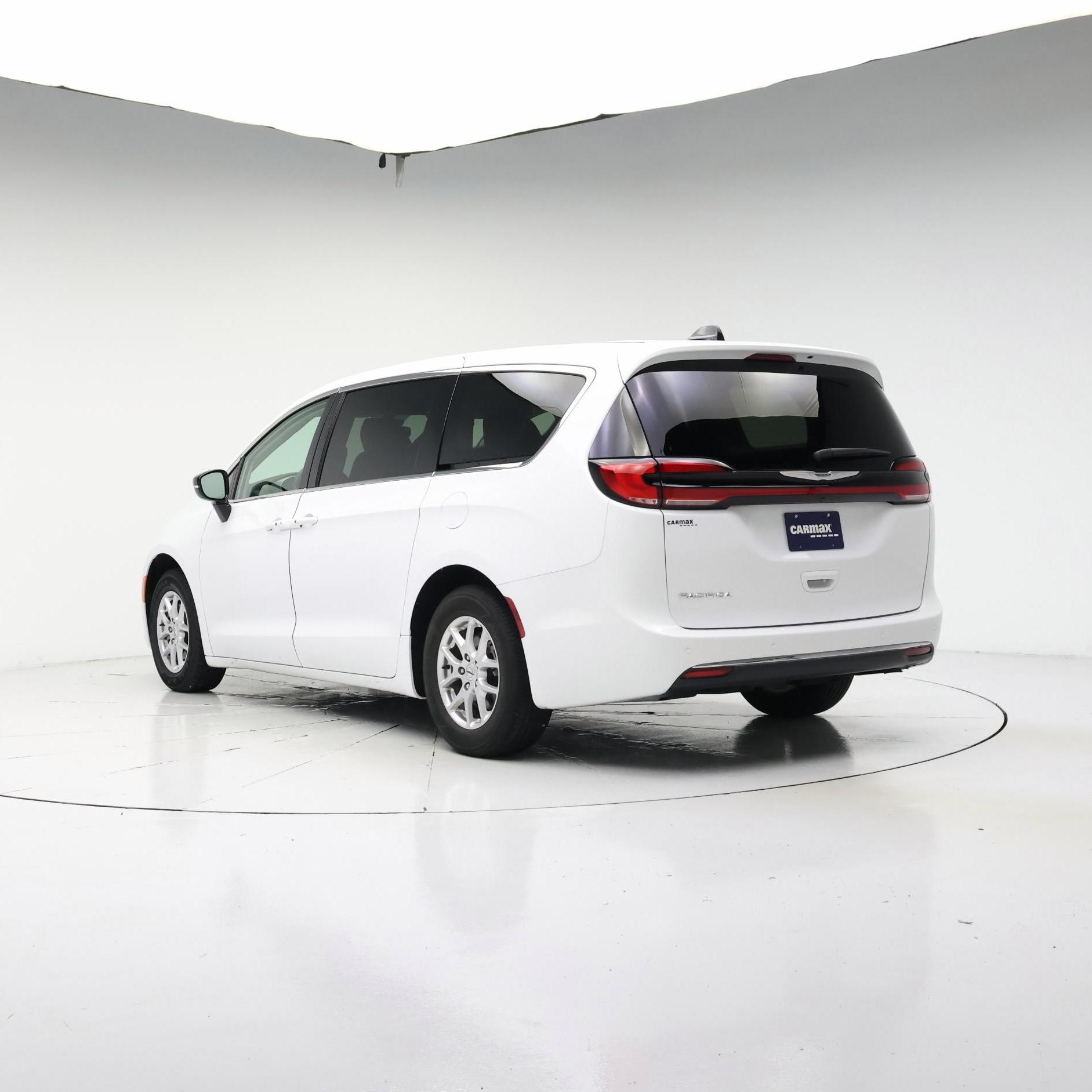 Thumbnail: 2024 Chrysler Pacifica - 2