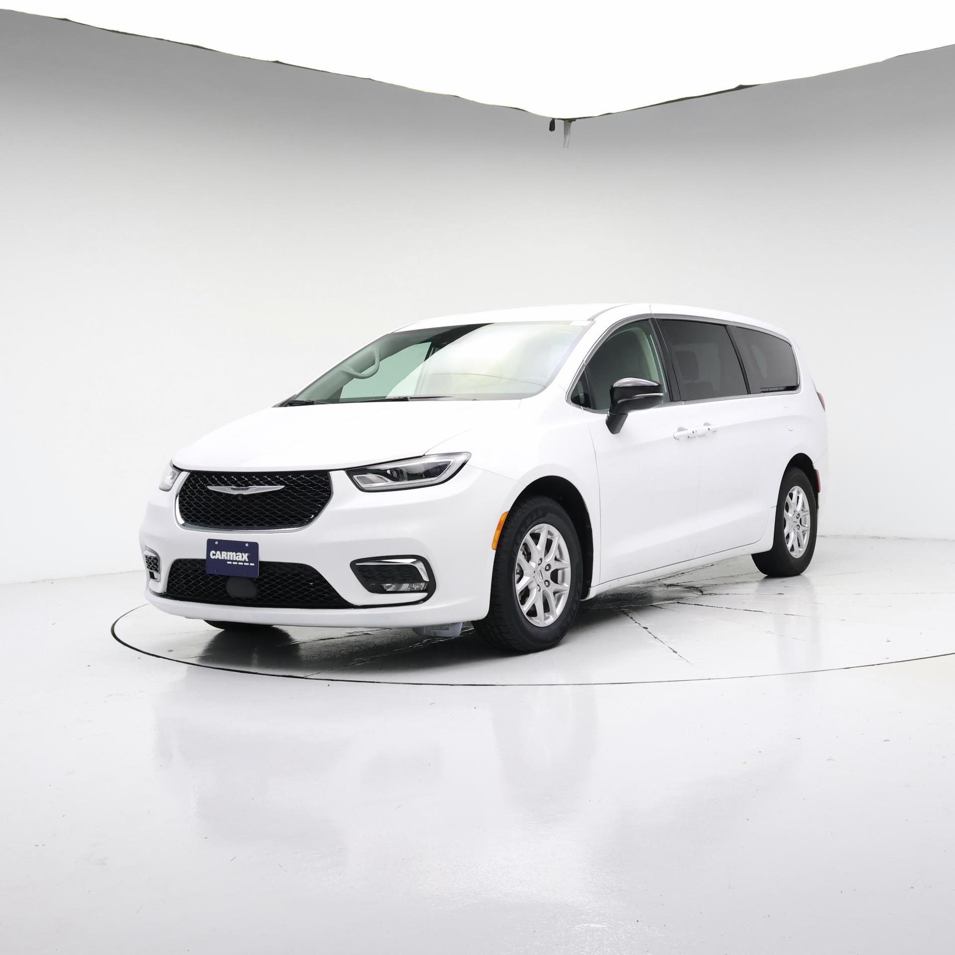 Thumbnail: 2024 Chrysler Pacifica - 4