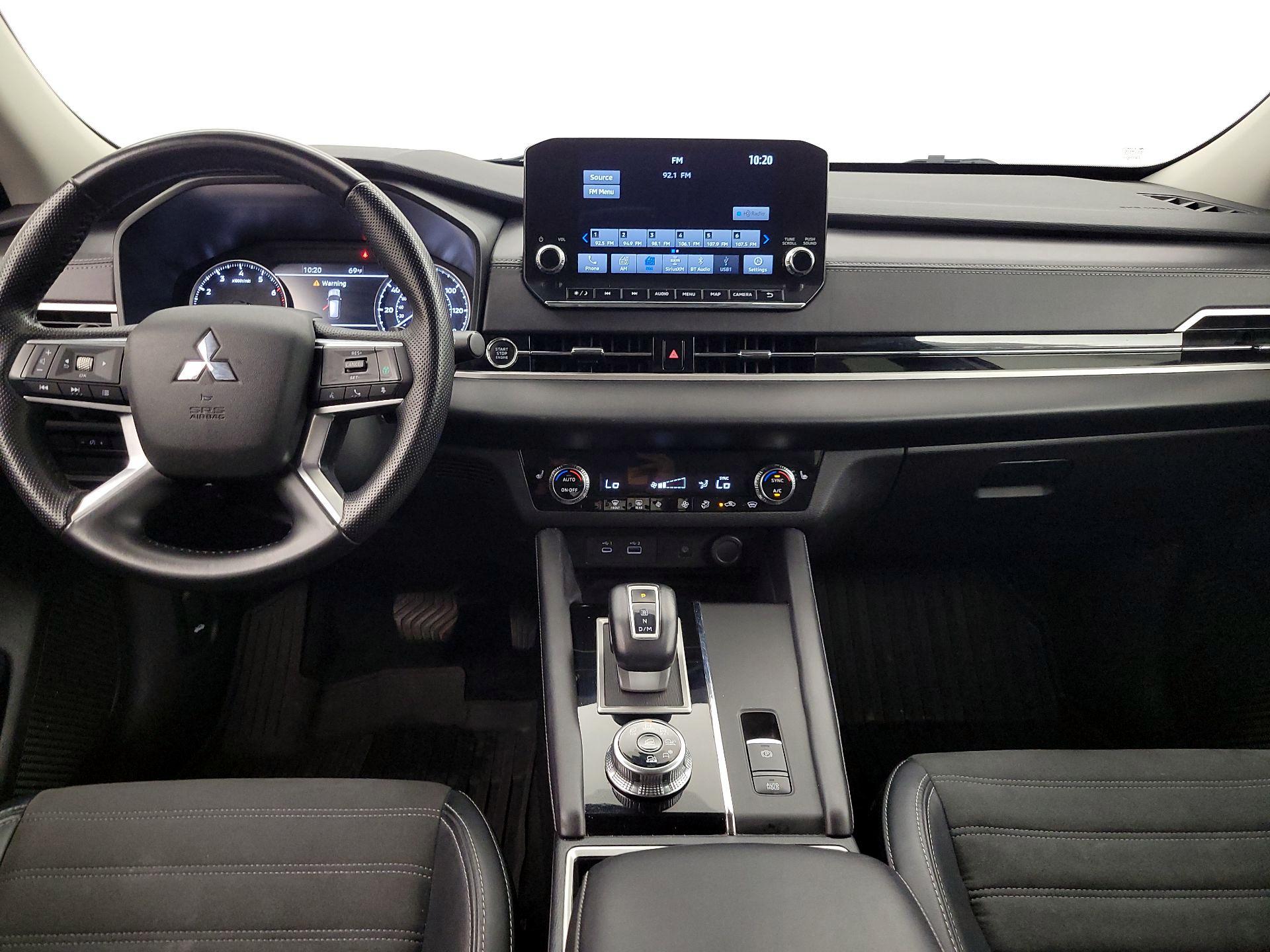 Thumbnail: 2024 Mitsubishi Outlander - 9