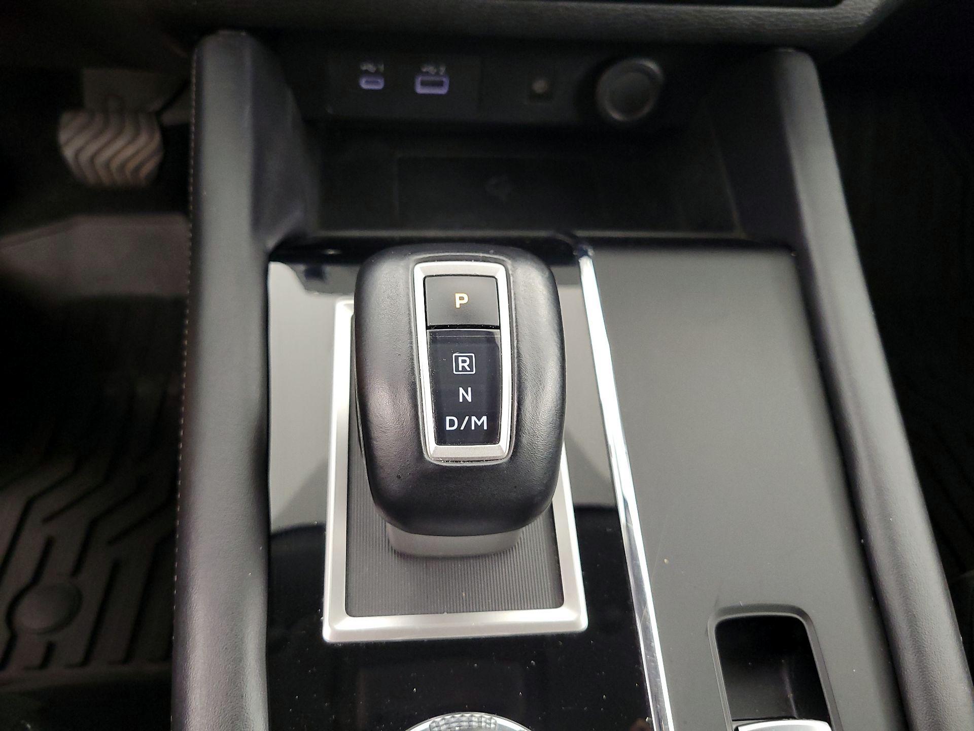 Thumbnail: 2024 Mitsubishi Outlander - 18