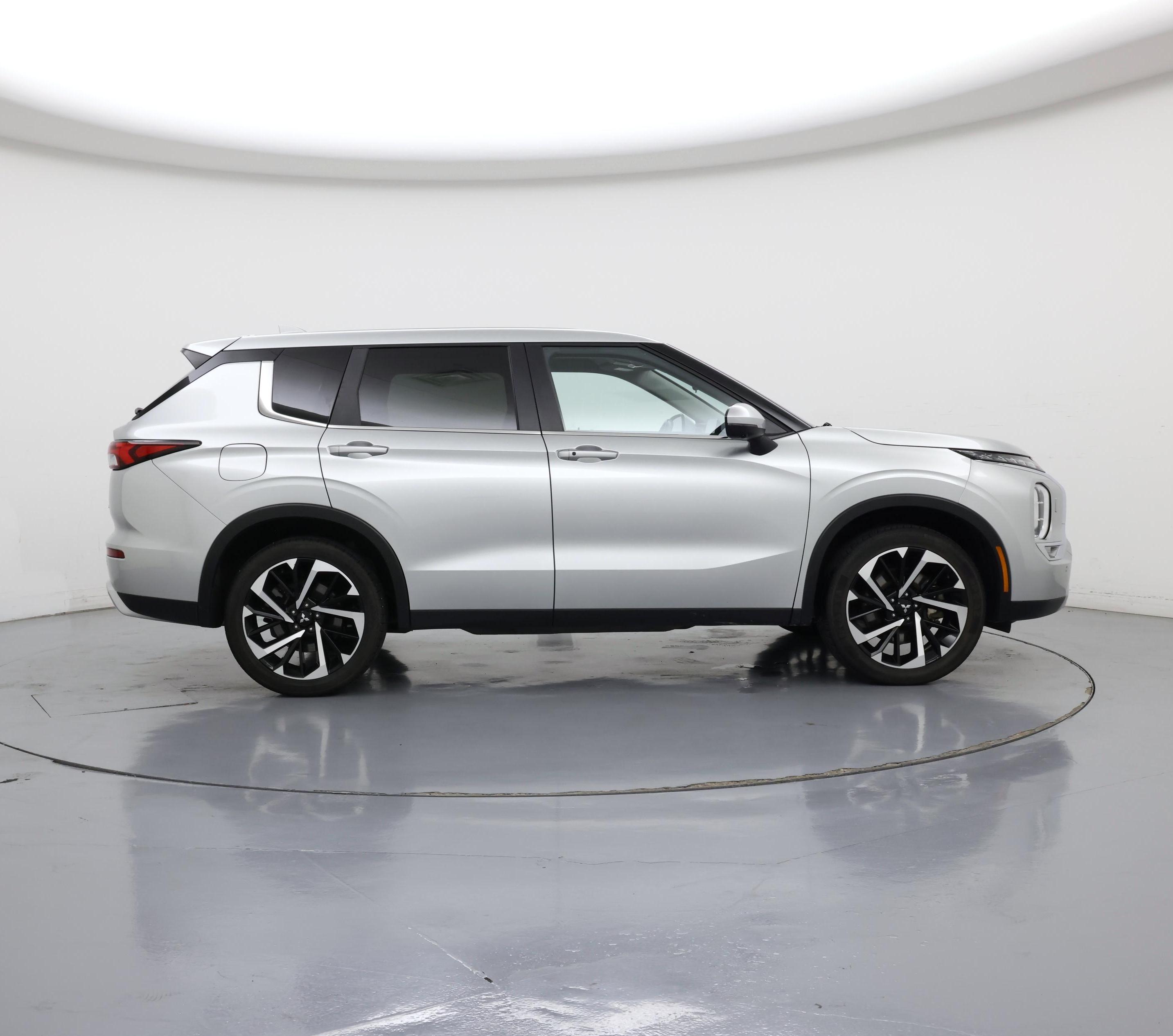 Thumbnail: 2024 Mitsubishi Outlander - 7