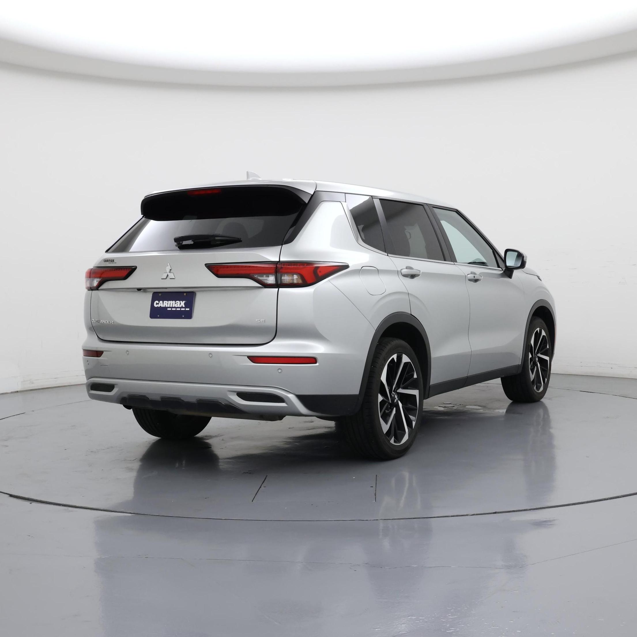 Thumbnail: 2024 Mitsubishi Outlander - 8