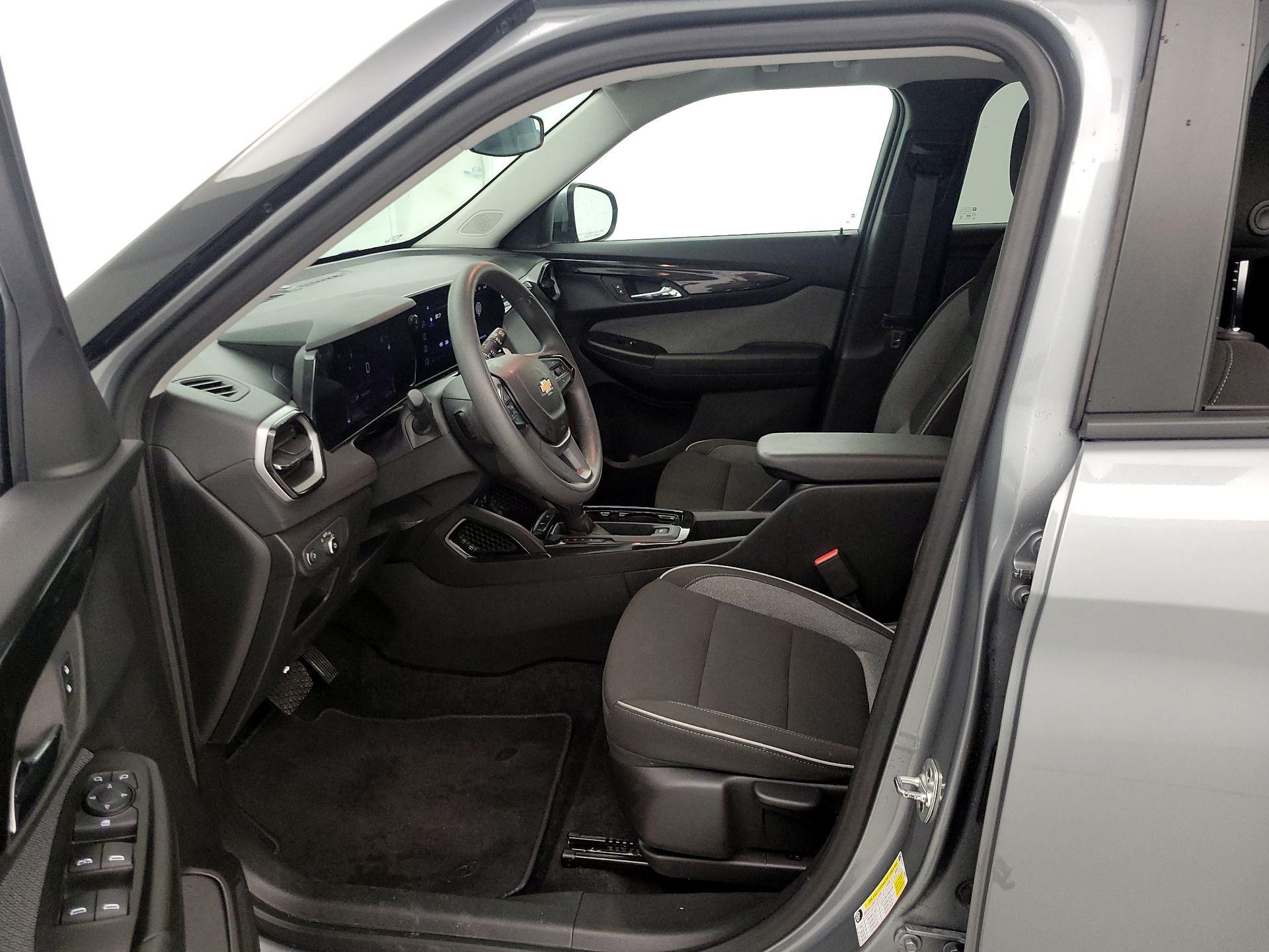 Thumbnail: 2025 Chevrolet TrailBlazer - 11