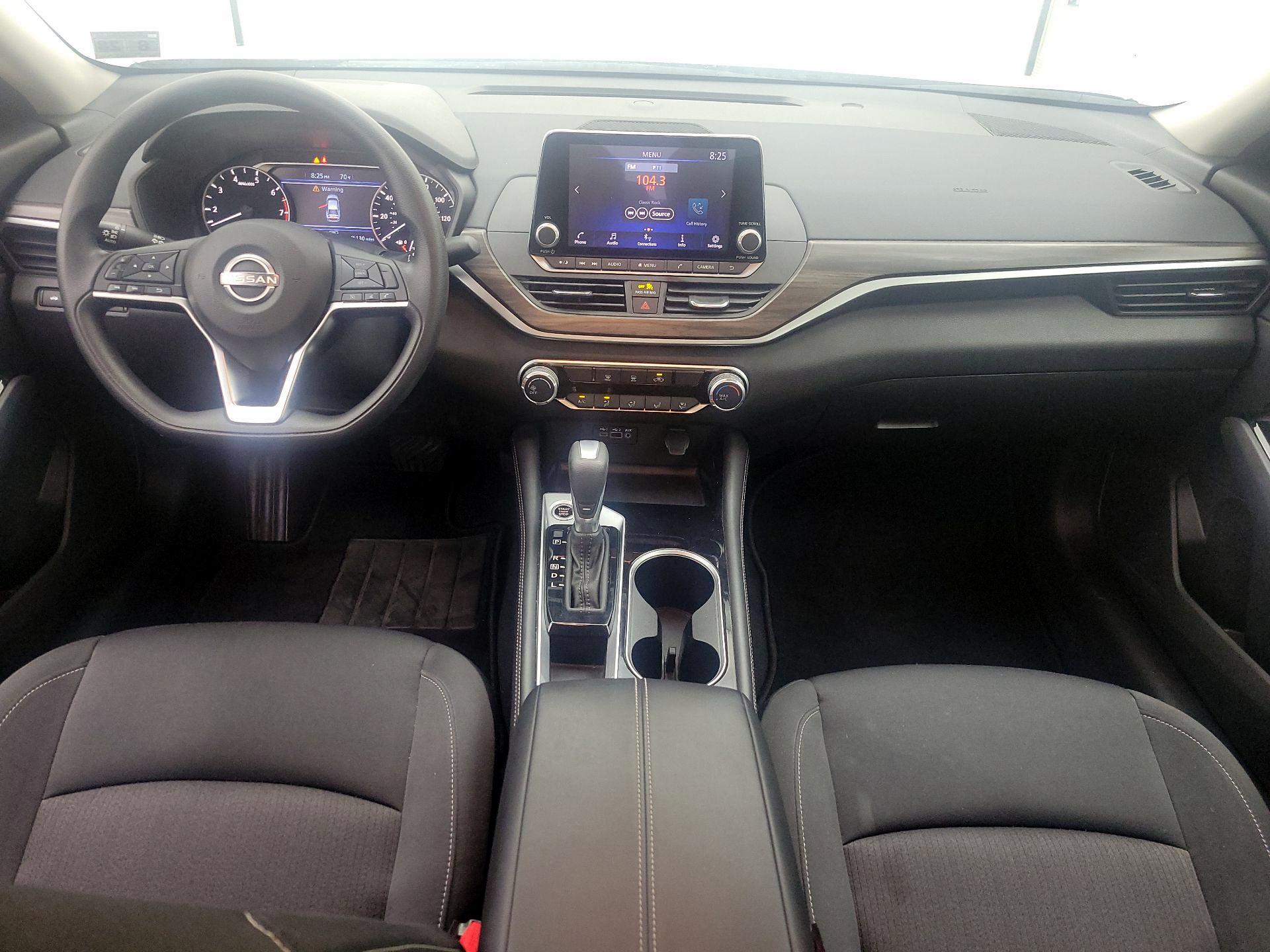 Thumbnail: 2023 Nissan Altima - 9
