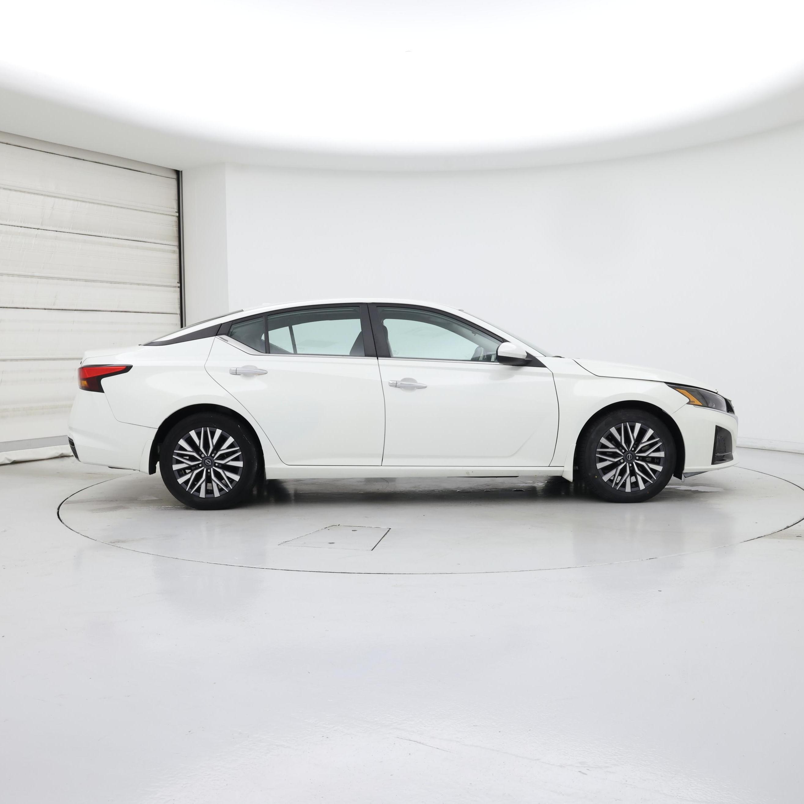 Thumbnail: 2023 Nissan Altima - 7