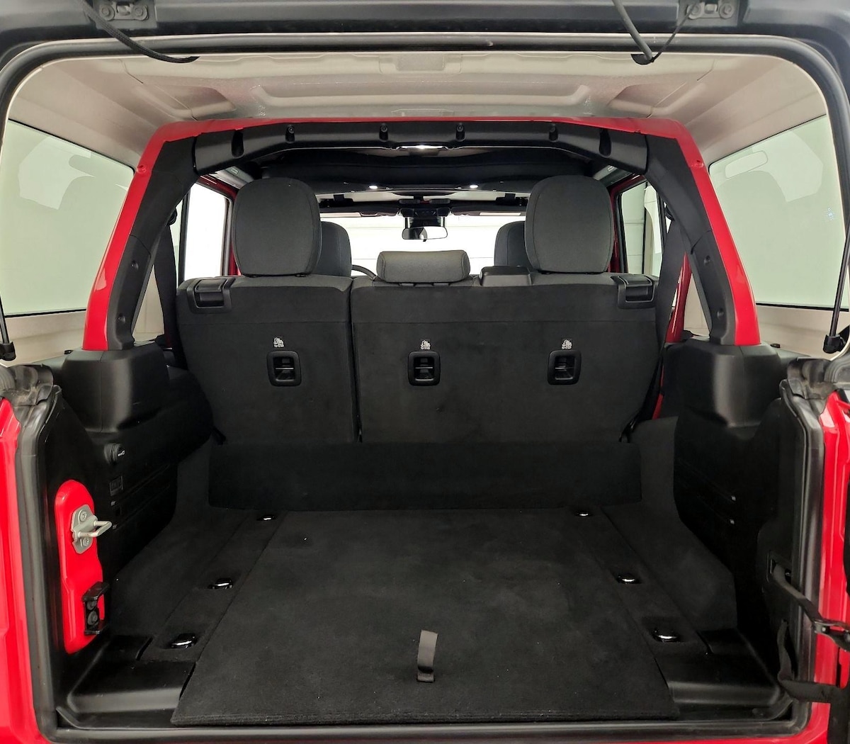 Trunk/Cargo (Seats Up)