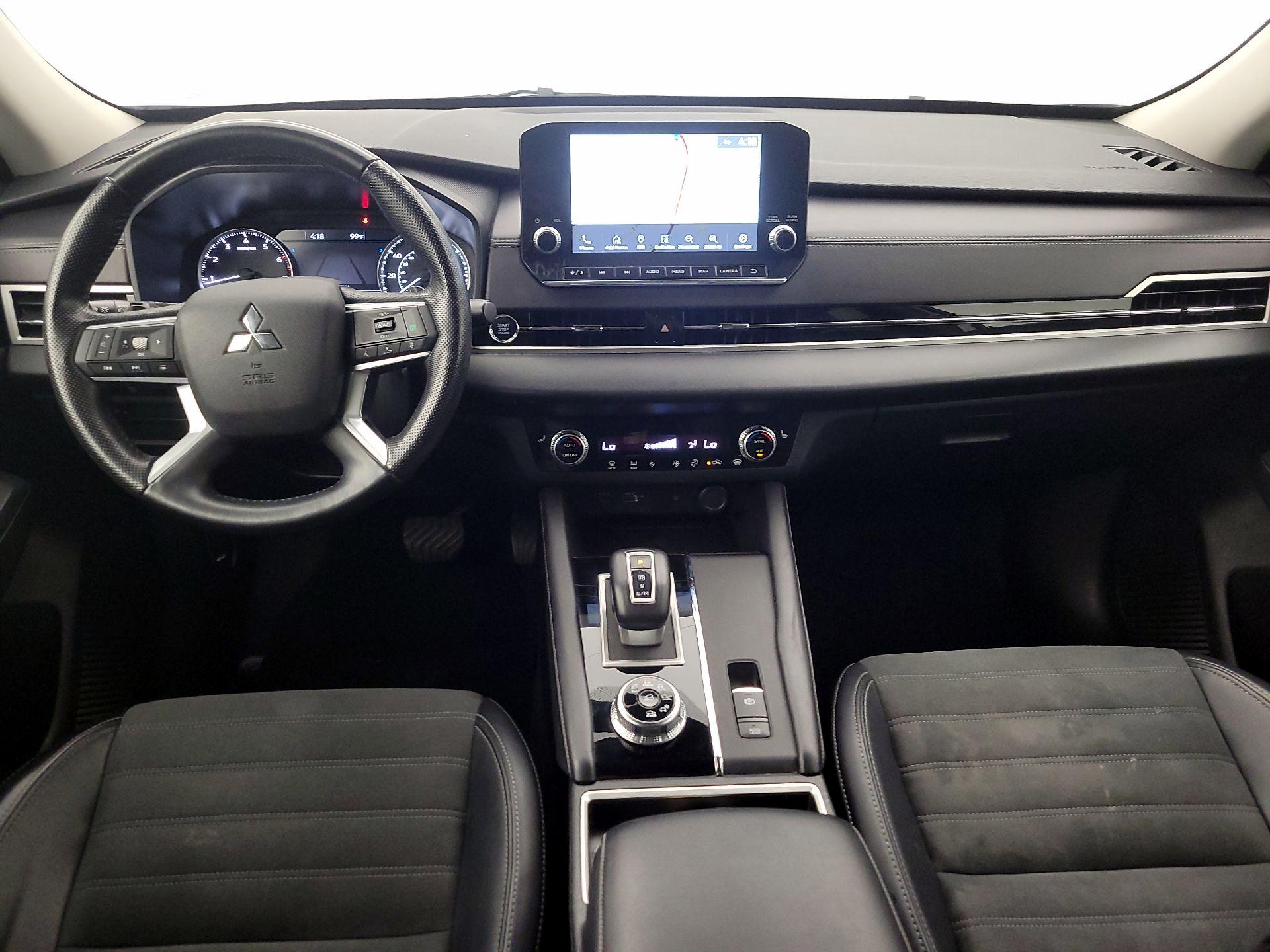 Thumbnail: 2024 Mitsubishi Outlander - 9