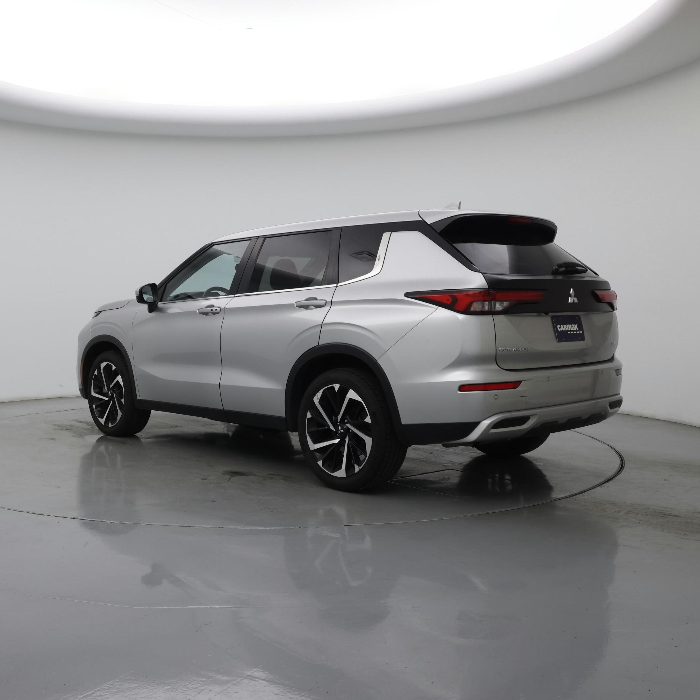 Thumbnail: 2024 Mitsubishi Outlander - 2